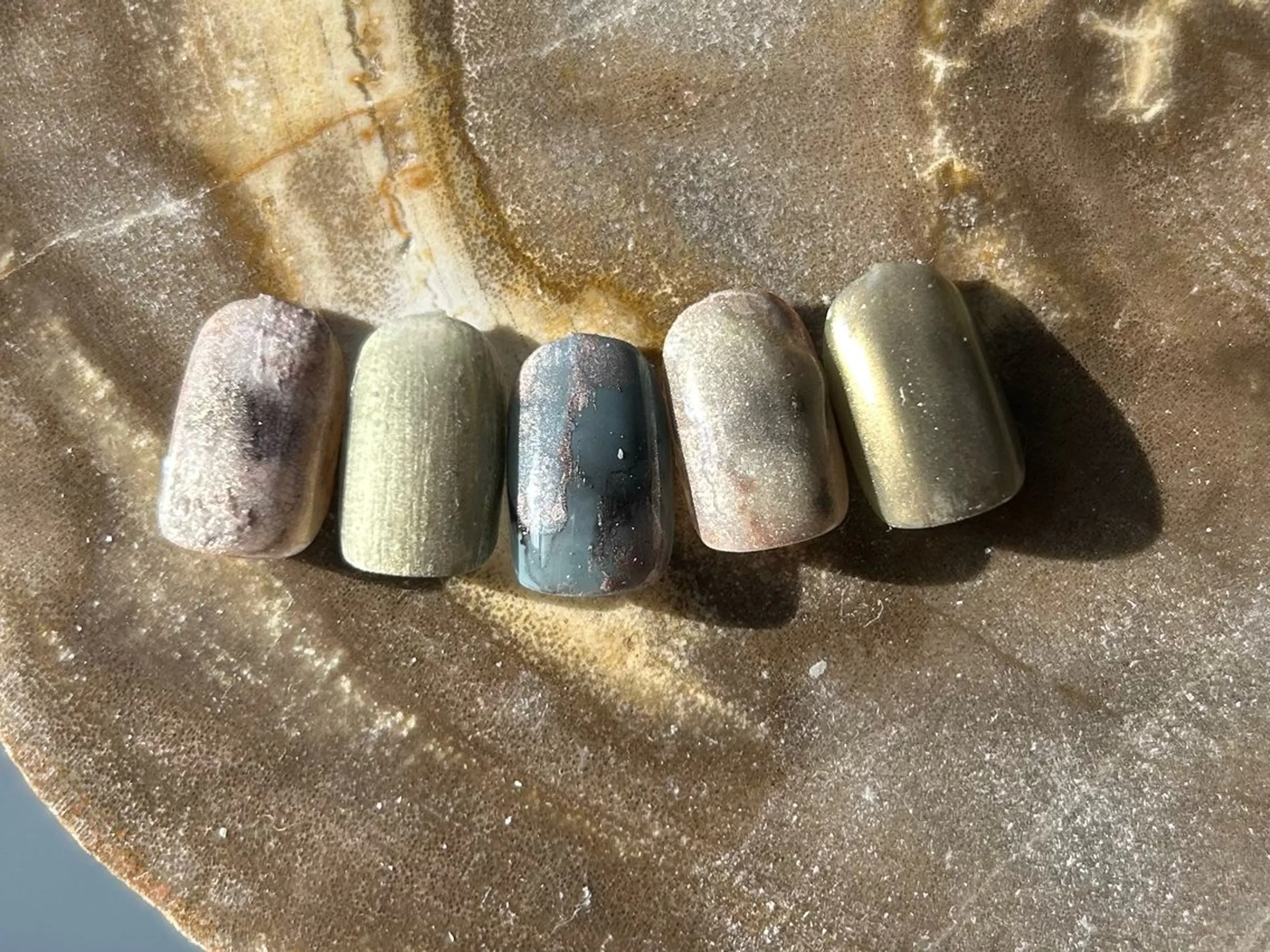 ネイル アートネイル フットネイル マグネットネイル ニュアンスネイル ハンドネイル アトリエ １０３のネイルデザイン