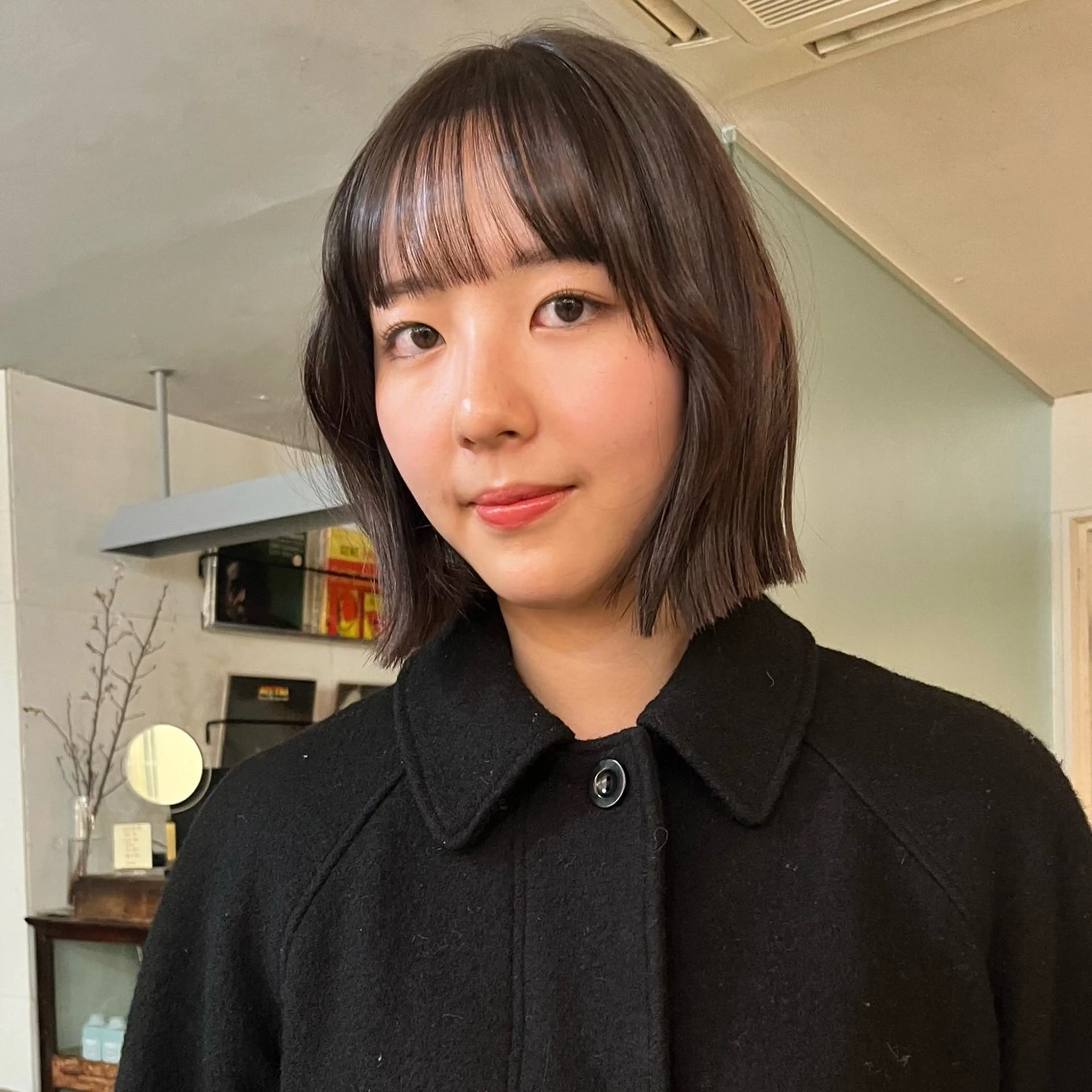 ショート カラー アッシュ アッシュグレー アッシュグレージュ 透明感カラー グレージュ レイヤー/ベージュ mikuのヘアスタイル