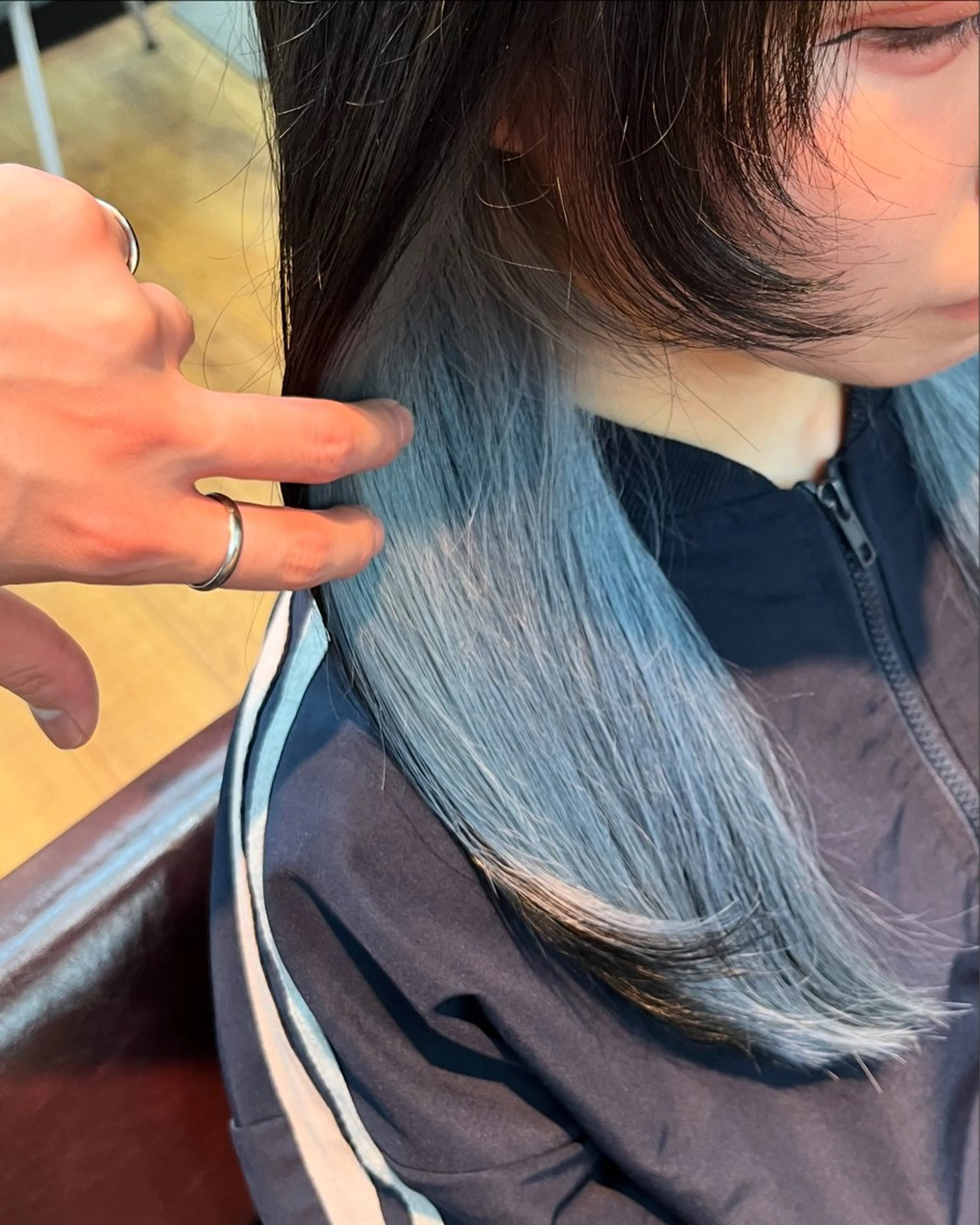 🌈チラ見えが可愛い♪🌈［1周年記念］ 低ダメージインナーカラー＋カラー＋1Stepトリートメントの写真