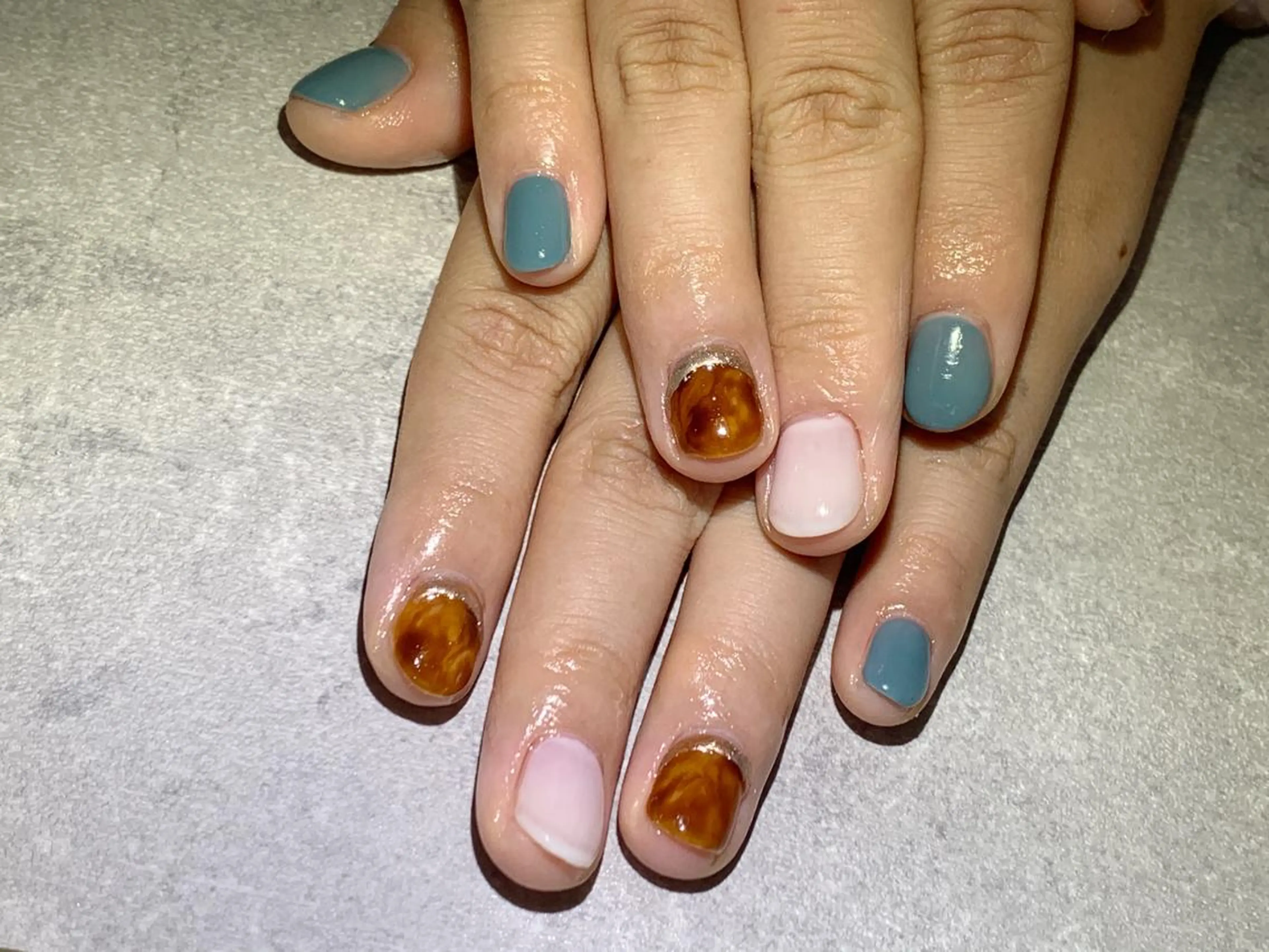 キッズ ネイル べっ甲ネイル ブルー ハンドネイル GULLIG söt GULLIGのネイルデザイン