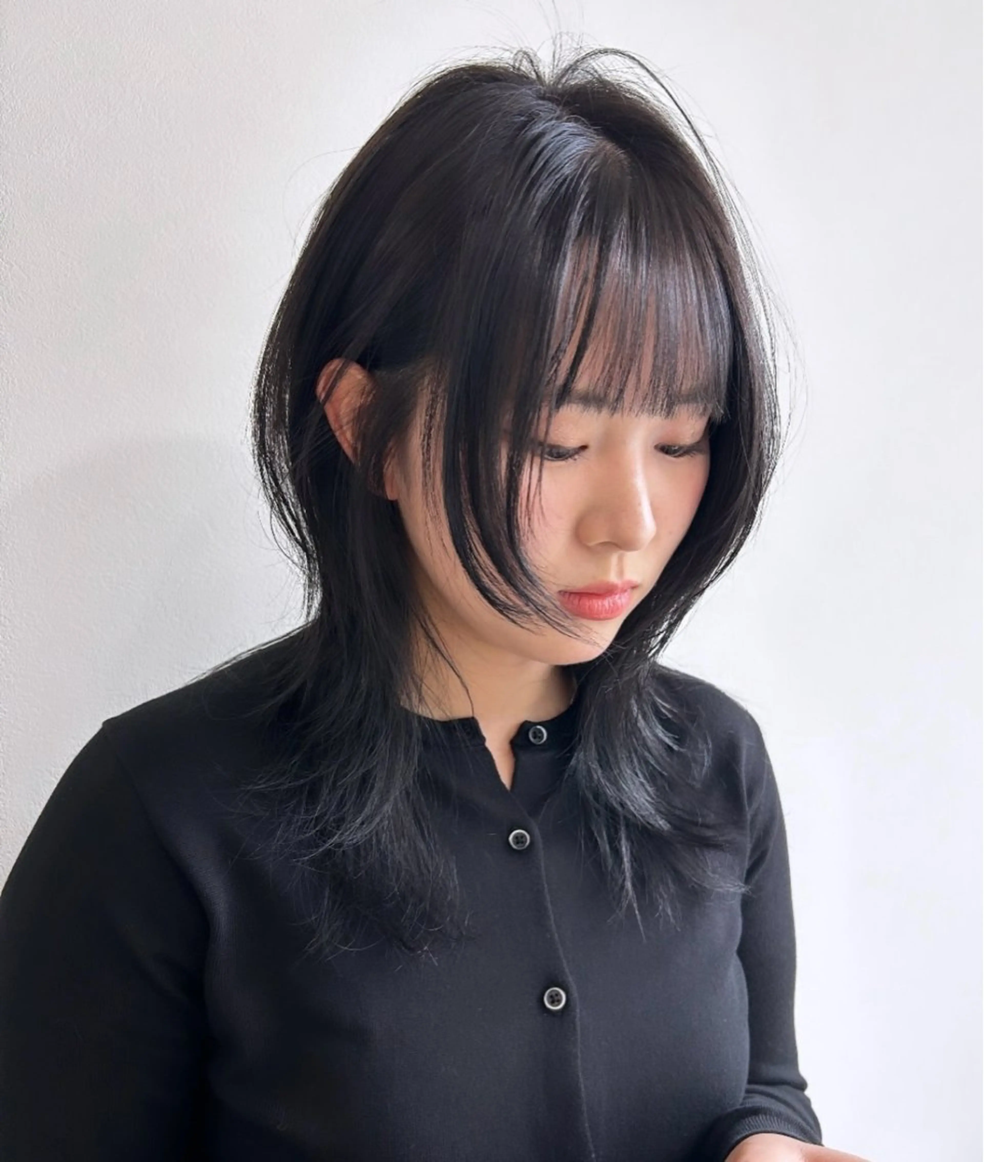 ミディアム カラー レイヤーカット カット ヘアカラー risako🇰🇷 韓国ヘア/レイヤーのヘアスタイル