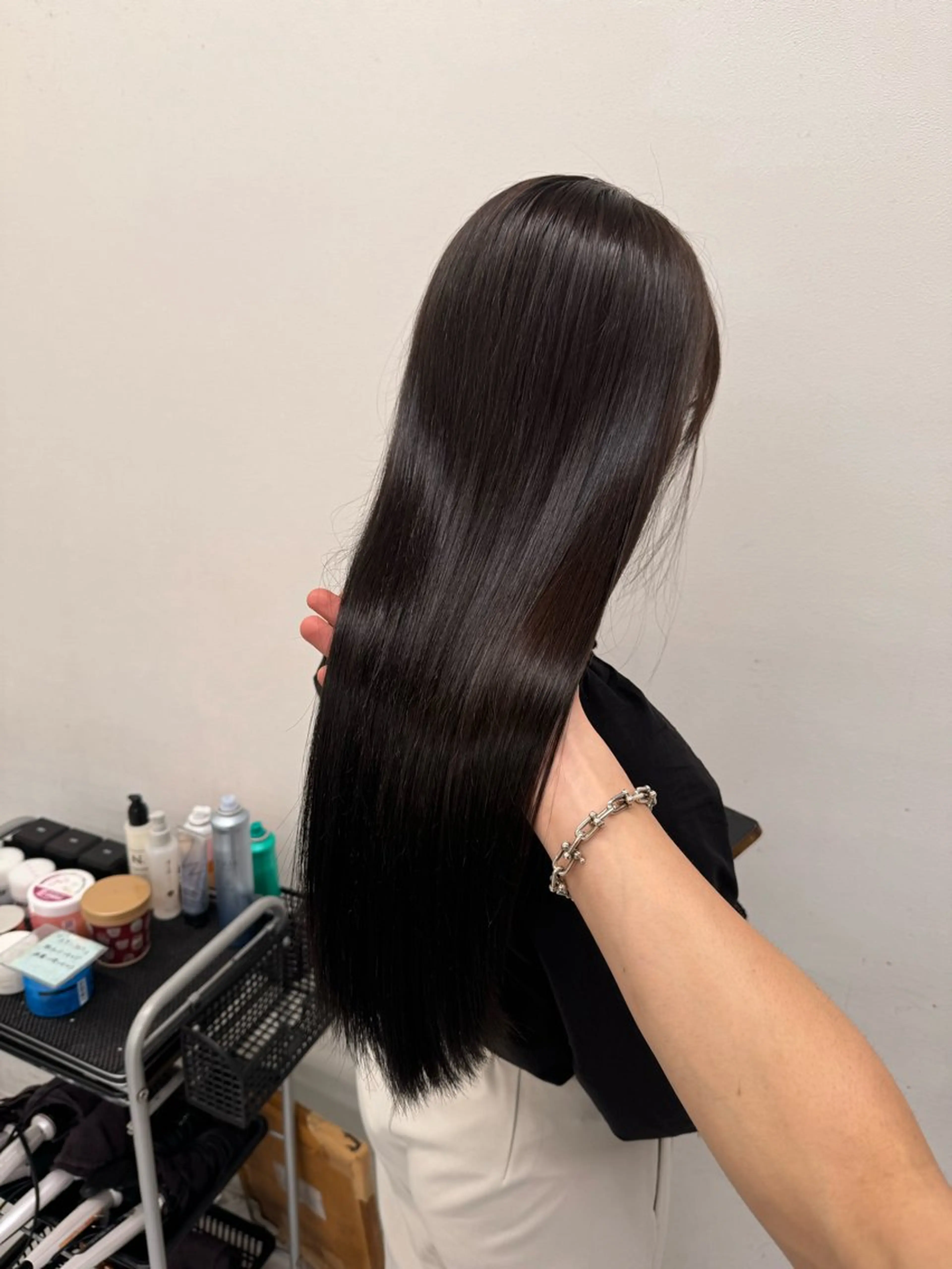 セミロング カラー ヘアアレンジ メンズ メンズブリーチ メンズハイトーン ベージュカラー 黒髪 ブリーチ カット ヘアカラー トリートメント ヘッドスパ ヘアセット 艶カラー の達人のヘアスタイル