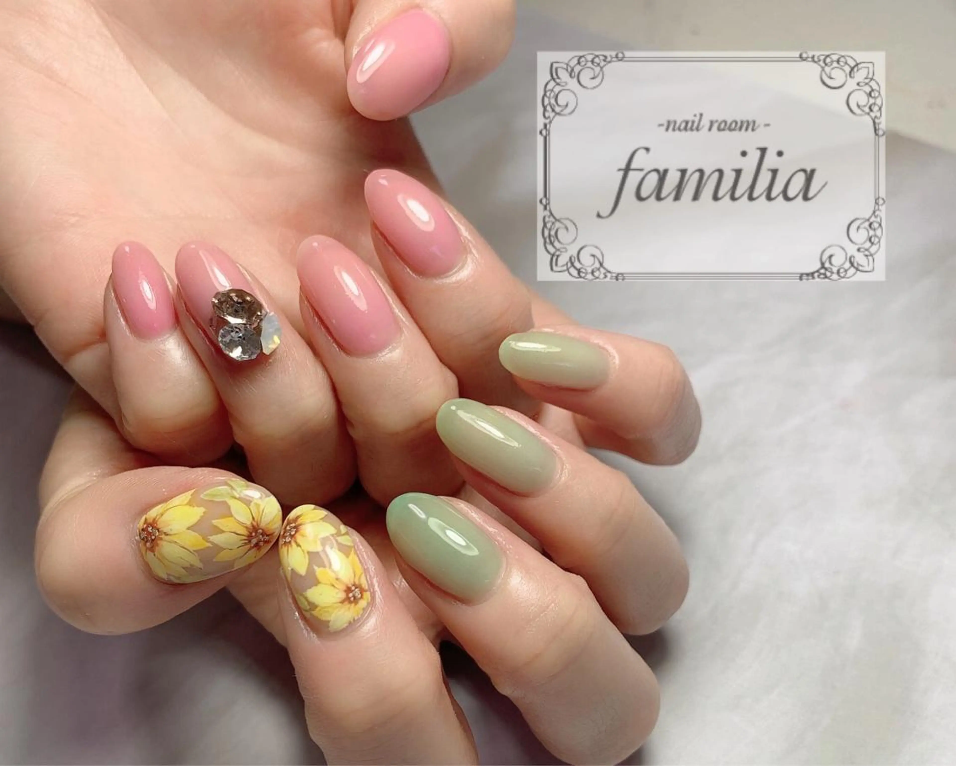ネイル -nailroom- familiaのネイルデザイン