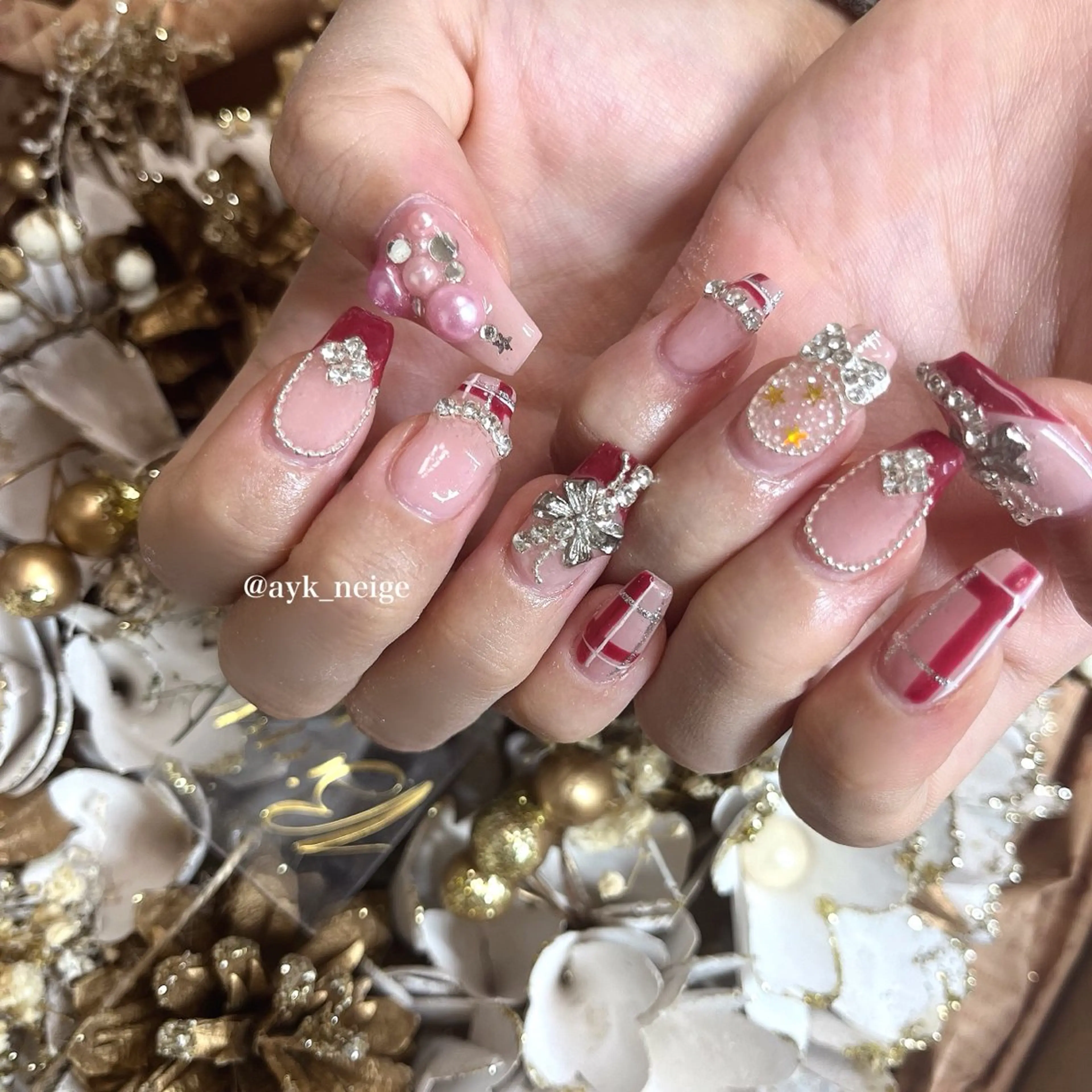 ネイル フットネイル キラキラネイル 韓国ネイル リボン シンプルネイル n'eige nail所属・大谷 綾香のネイルデザイン