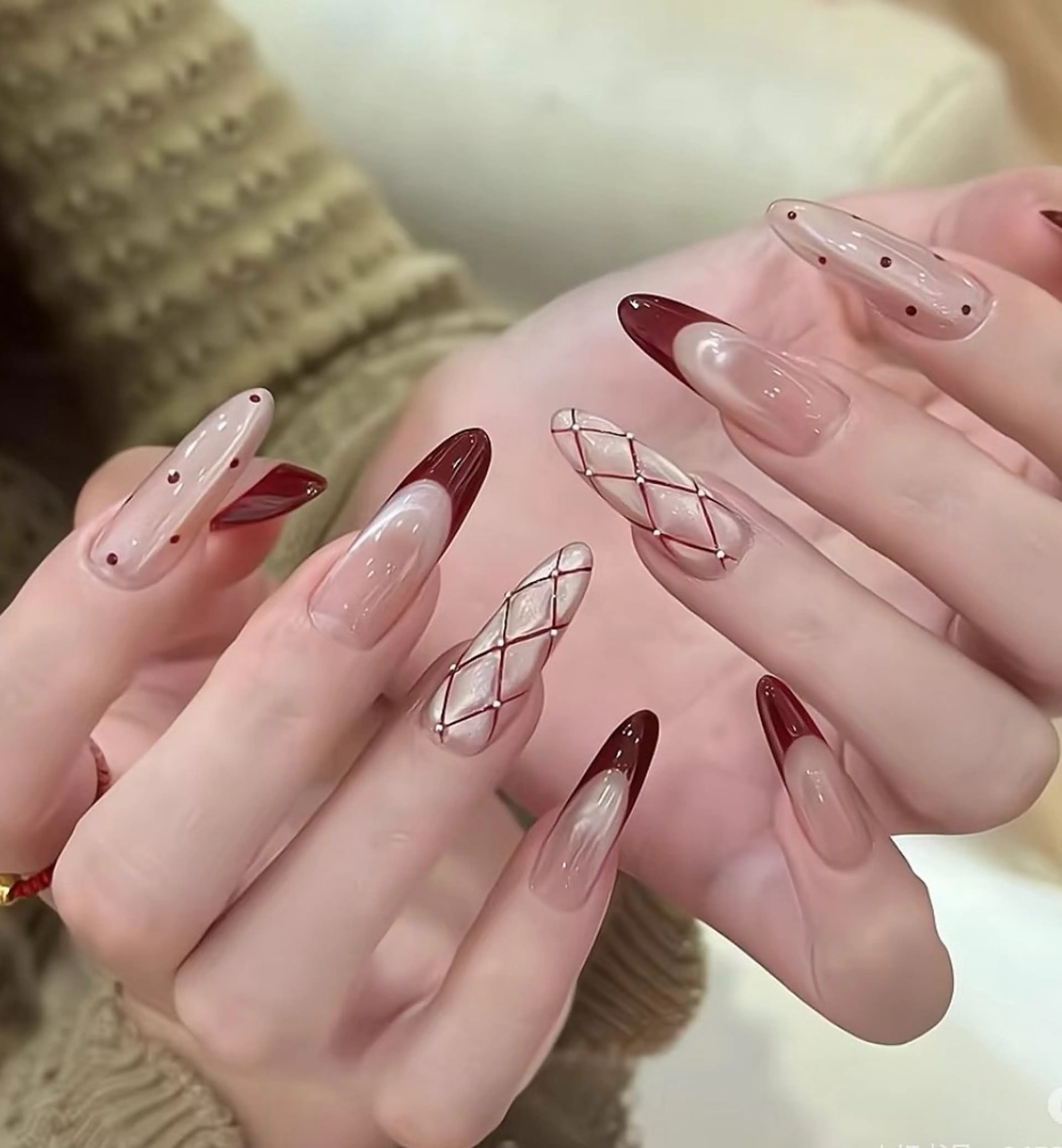 ネイル アートネイル オーロラネイル カジュアル フレンチネイル ジェルネイル エンジェル ヒーリング 矢場町店のネイルデザイン