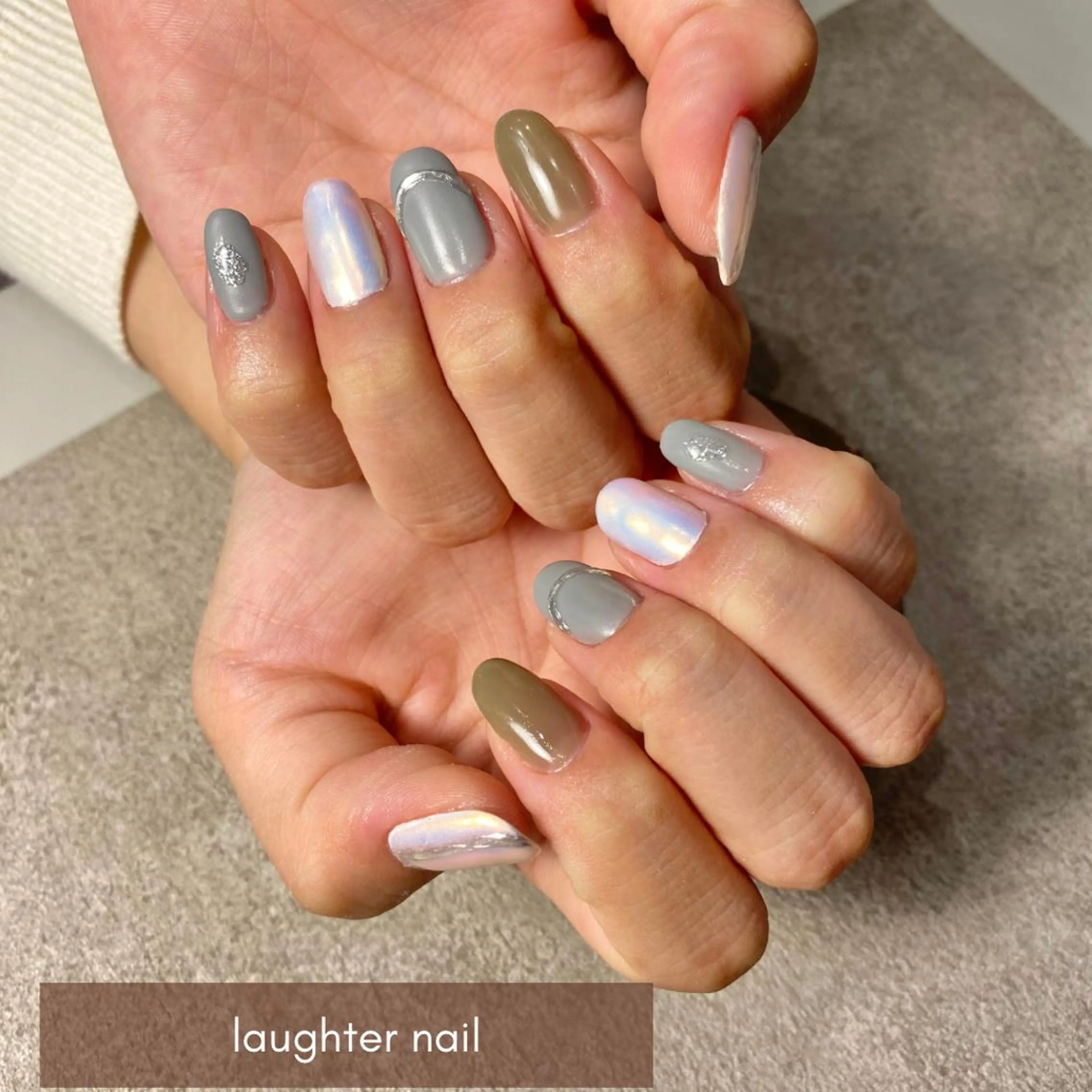 ネイル アートネイル ミラーネイル ニュアンスネイル オフィスネイル ワンカラーネイル ハンドネイル laughter nailのネイルデザイン