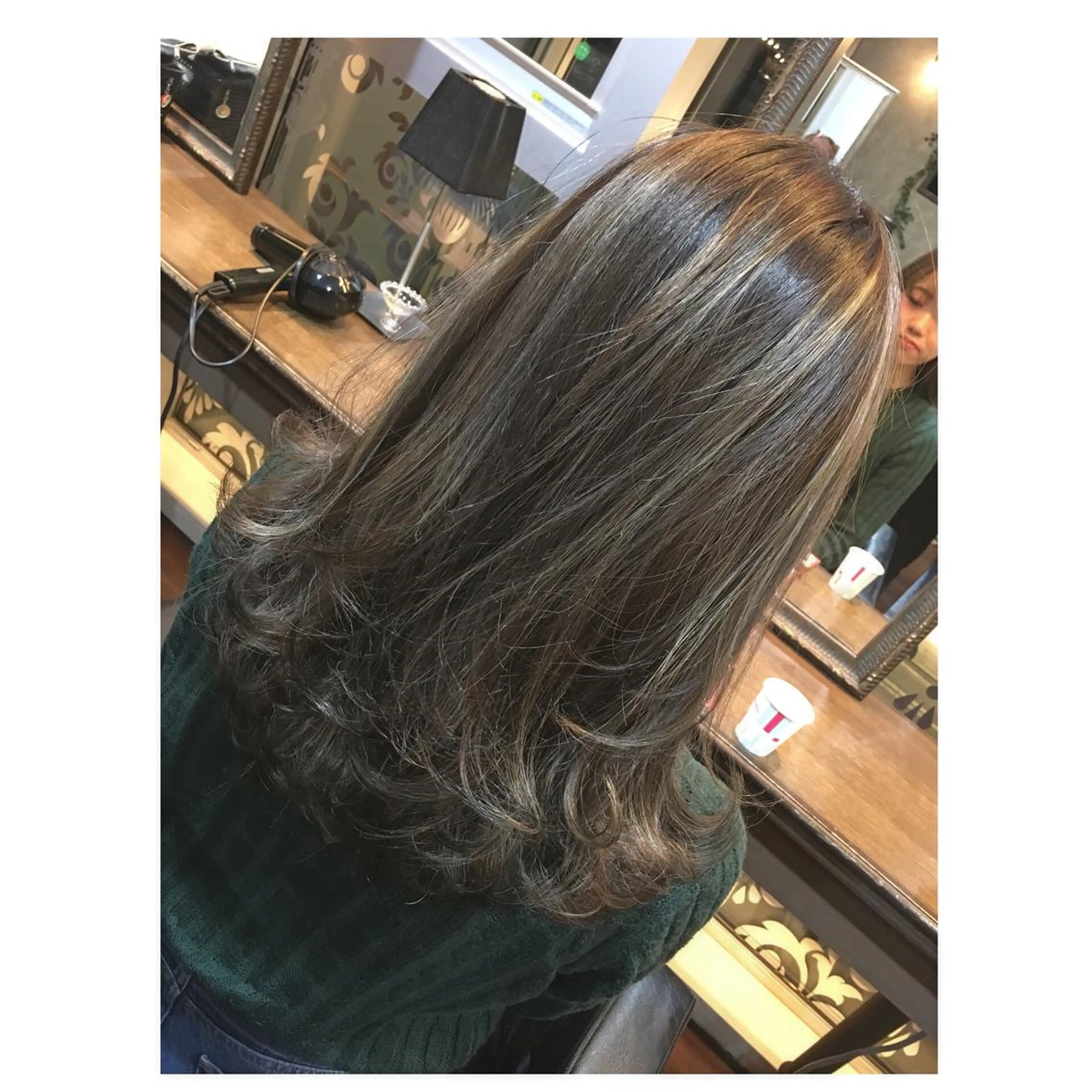 ミディアム セミロング ロング カラー ハイライトカラー ハイライト 吉本 yoshimotoのヘアスタイル