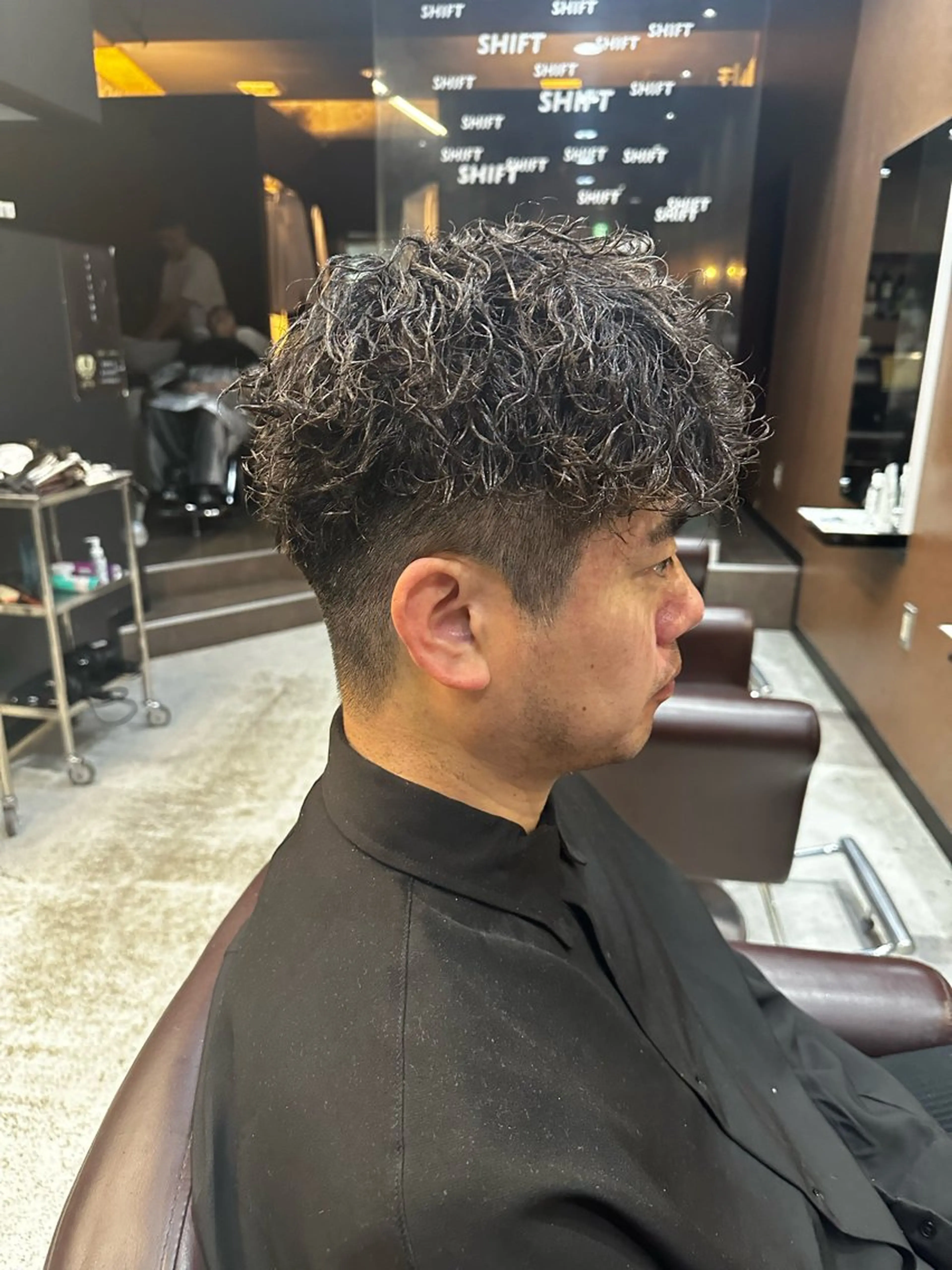 ショート パーマ メンズ メンズパーマ シャドーパーマ カット パーマ Men's only salonSHIFT薬院店所属・岩永 大夢のヘアスタイル