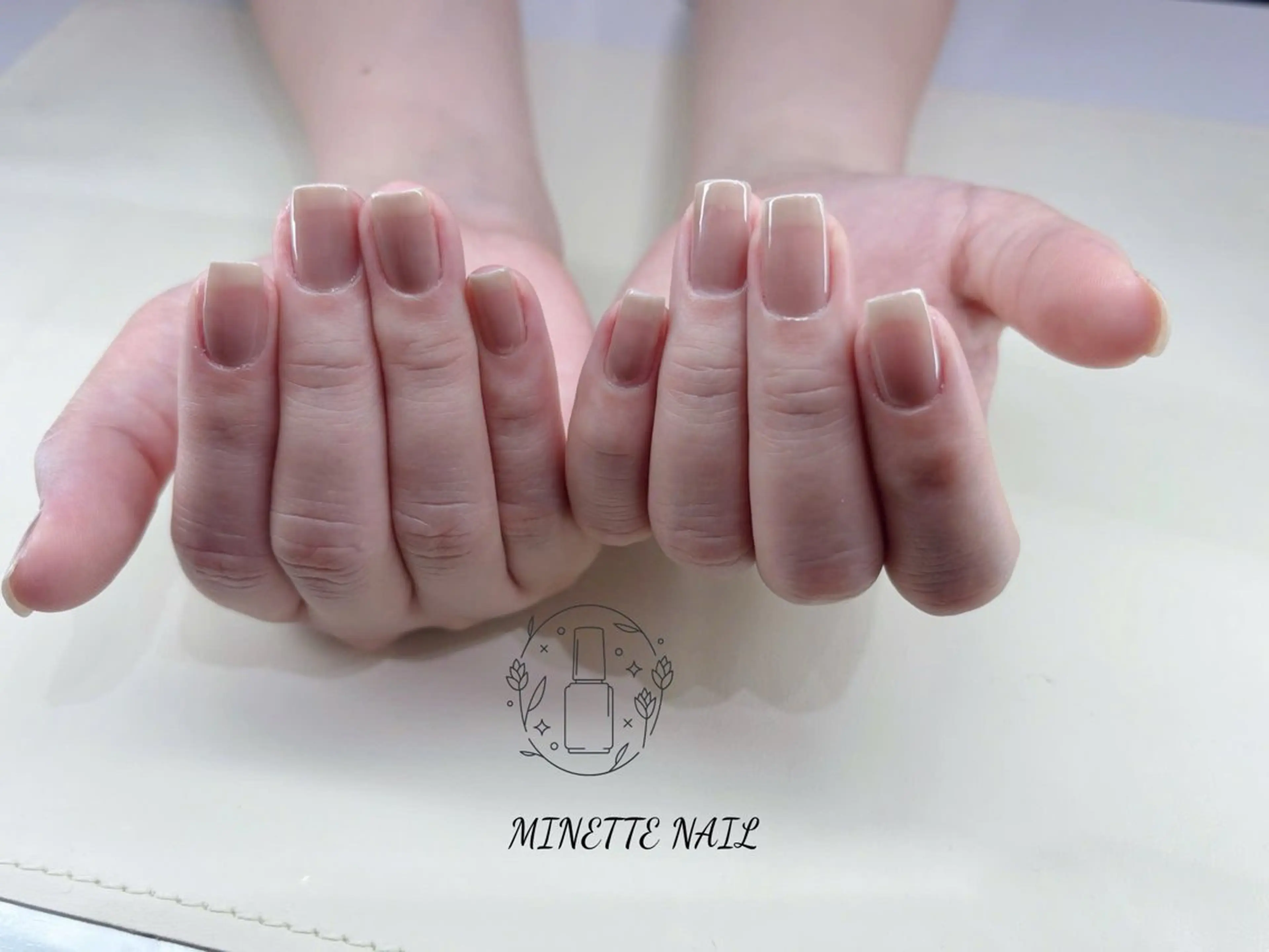 ネイル フレンチネイル ジェルネイル マグネットネイル 持ち込み ニュアンスネイル Minette Nailのネイルデザイン
