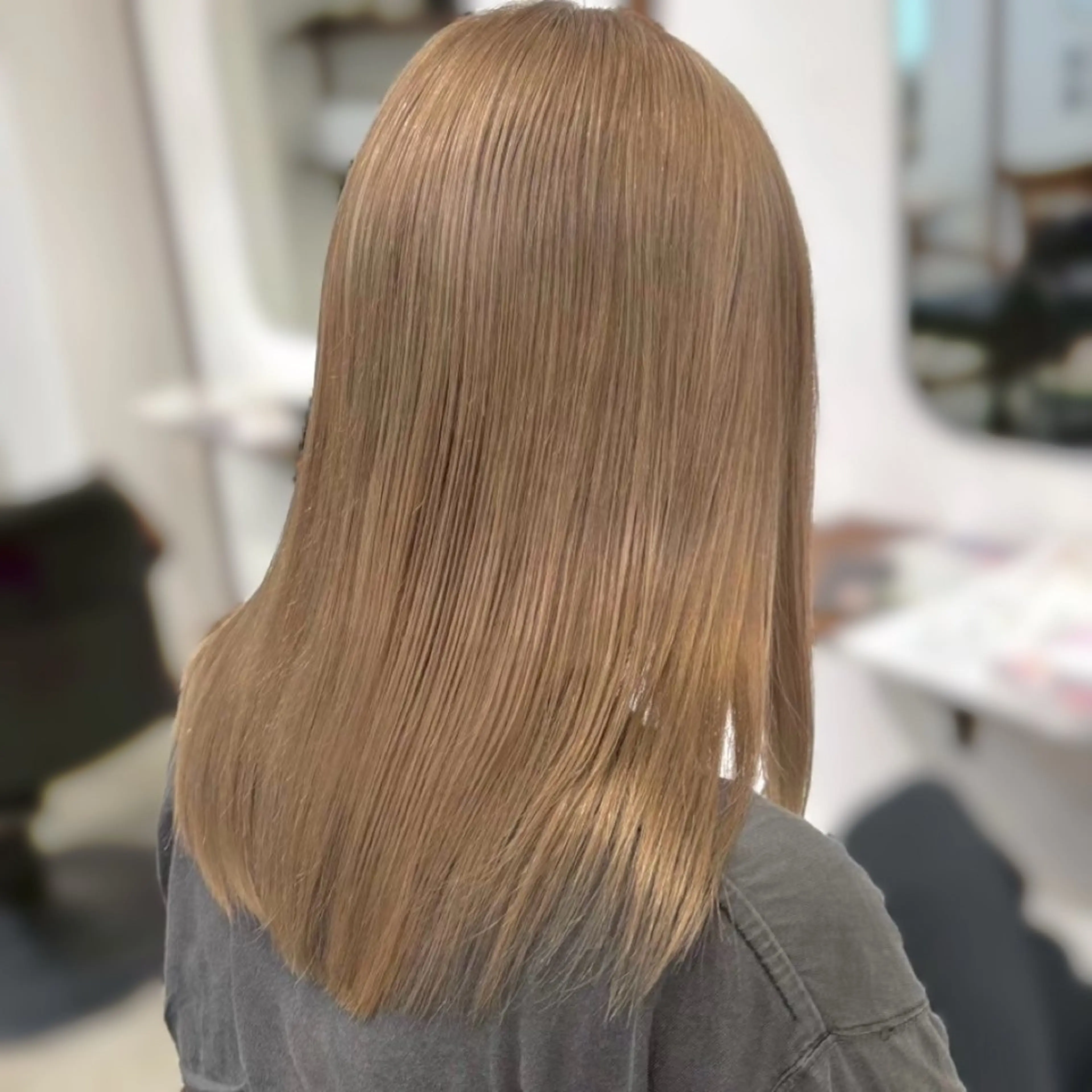 ミディアム 坂本 璃里杏のヘアスタイル