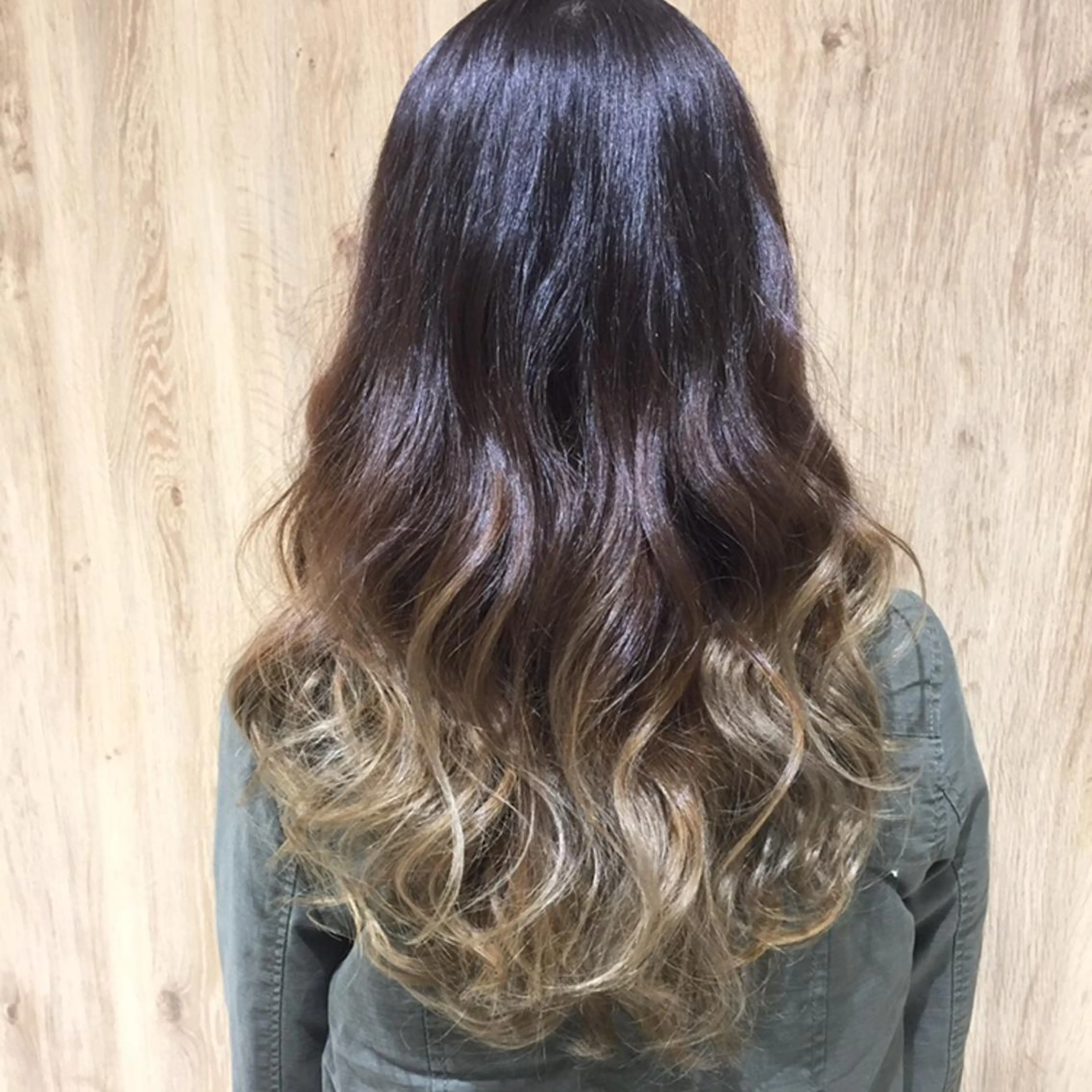 カラー グラデーションカラー 中林 由佳のヘアスタイル