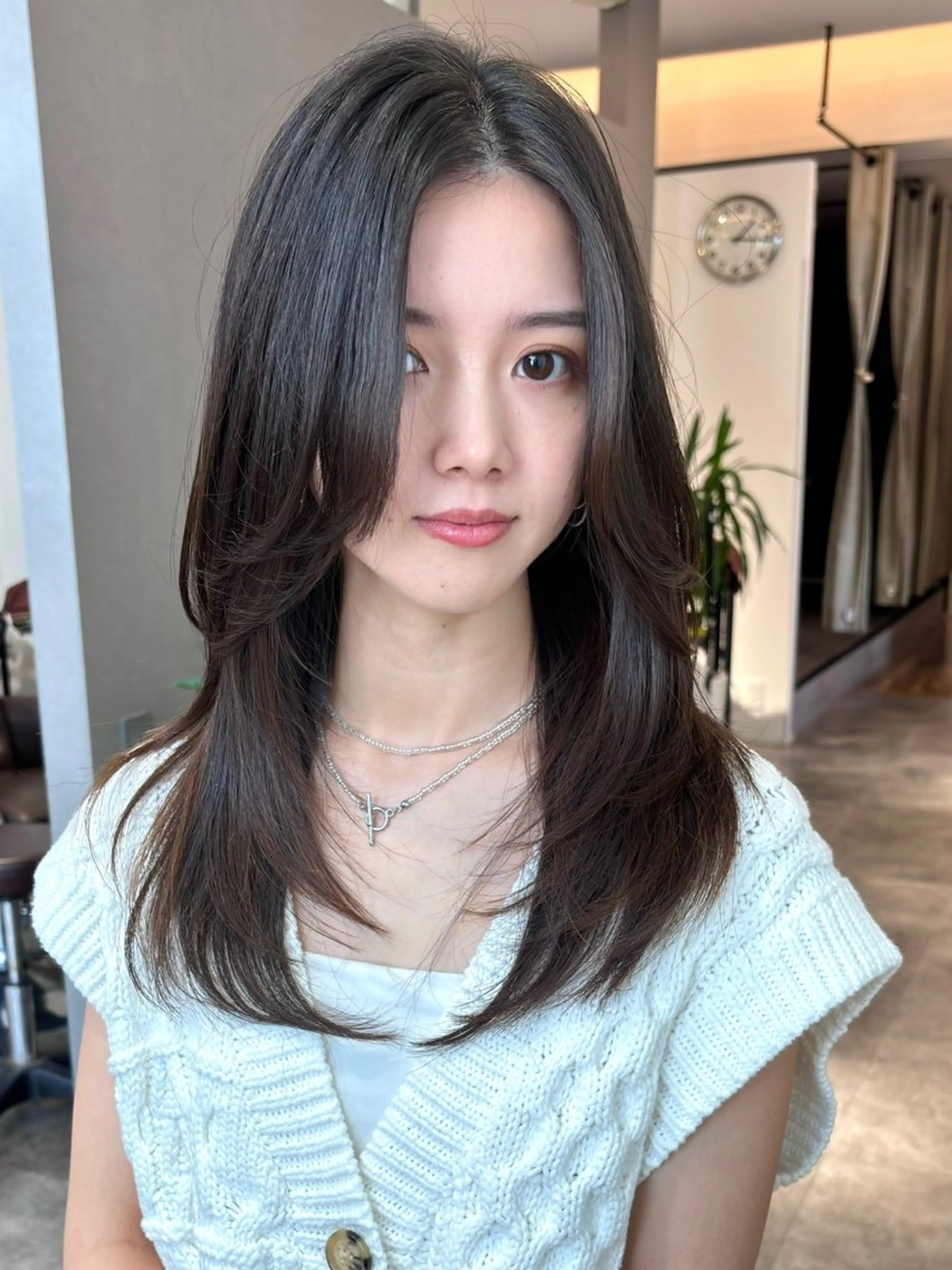 セミロング i’ll 夏希のヘアスタイル