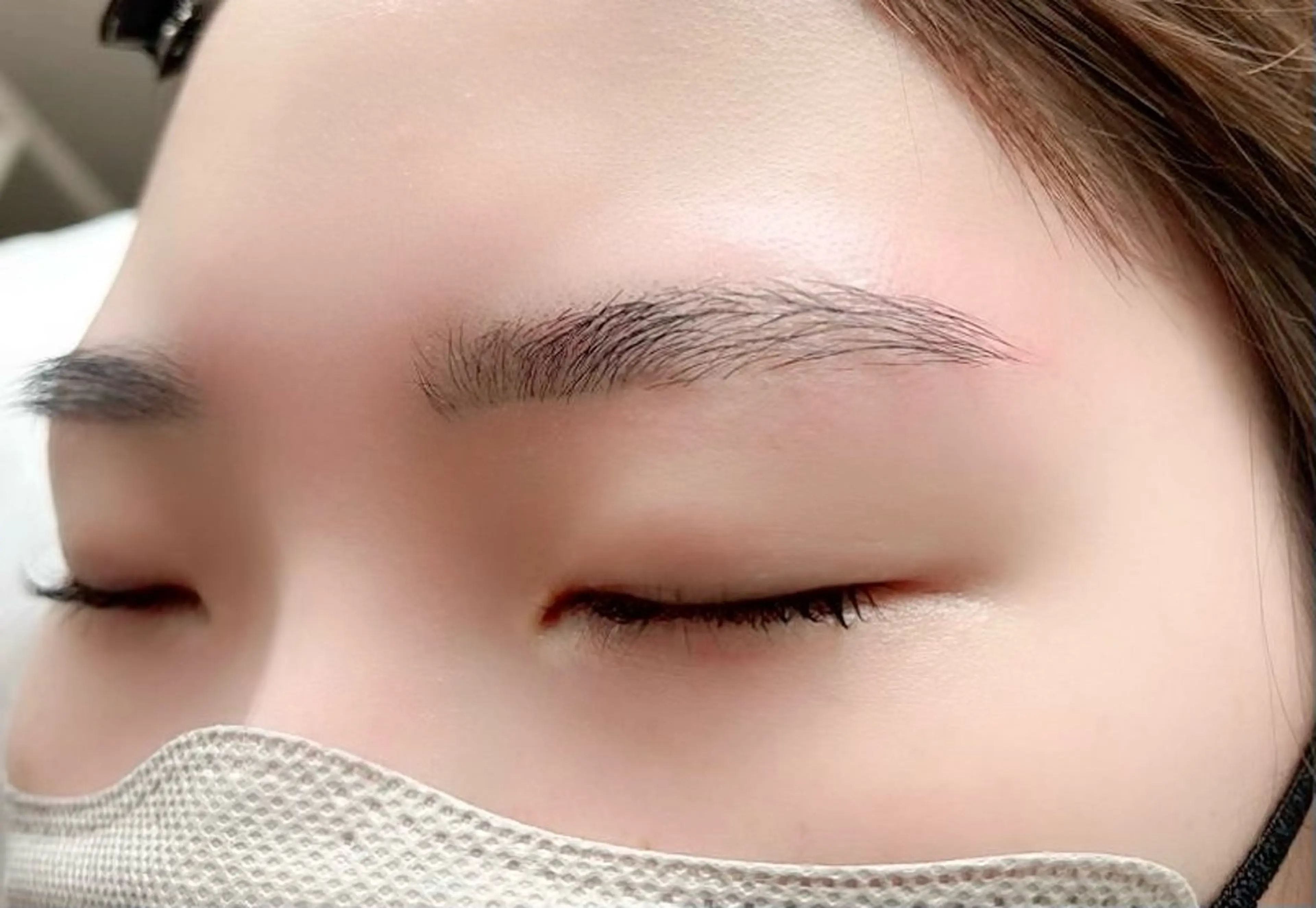 アイブロウ ワックス脱毛 SALON DE FORCE所属・SALON DE FORCE 本八幡の眉毛・アイブロウイメージ