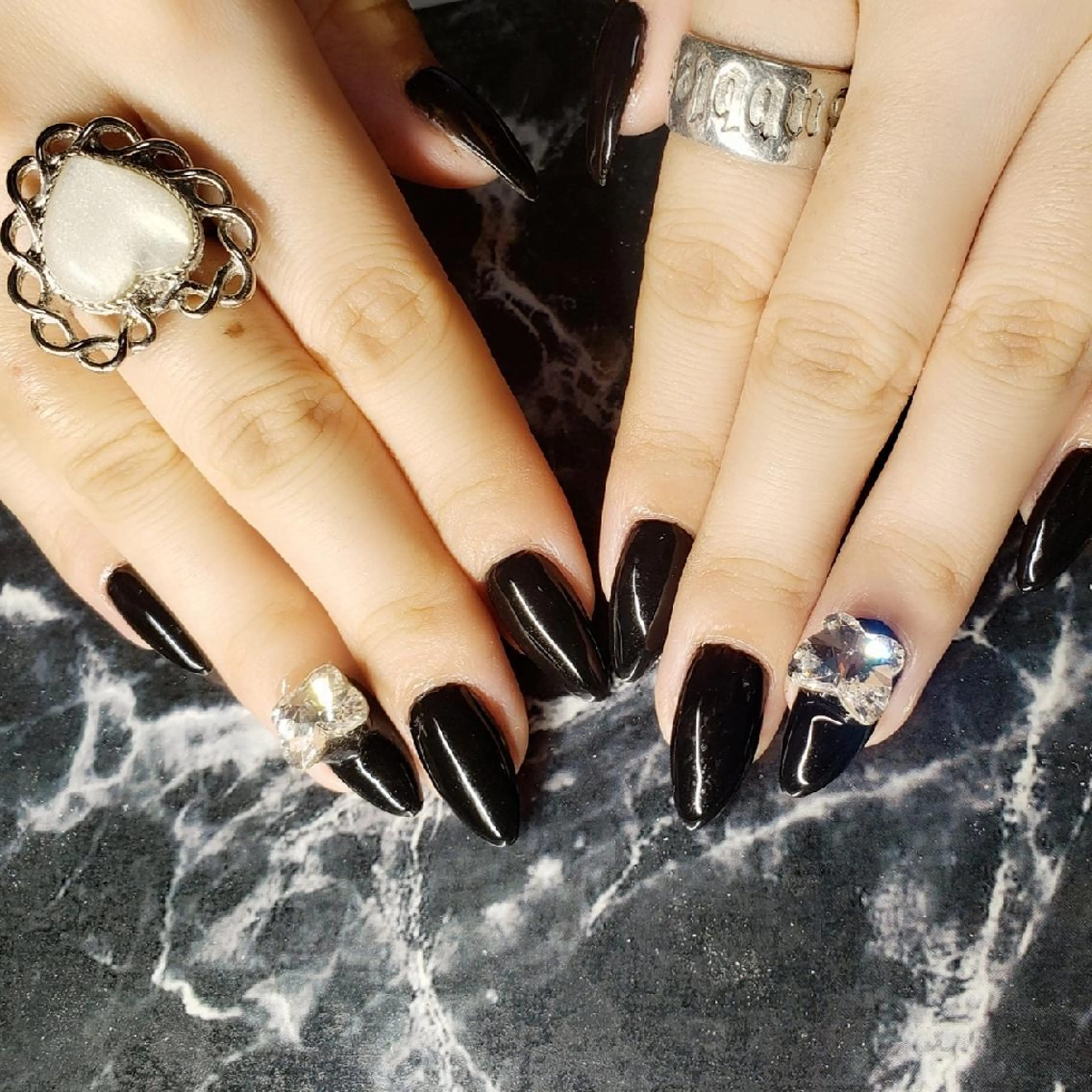 ショート ネイル ハンドネイル クロキ 。のネイルデザイン