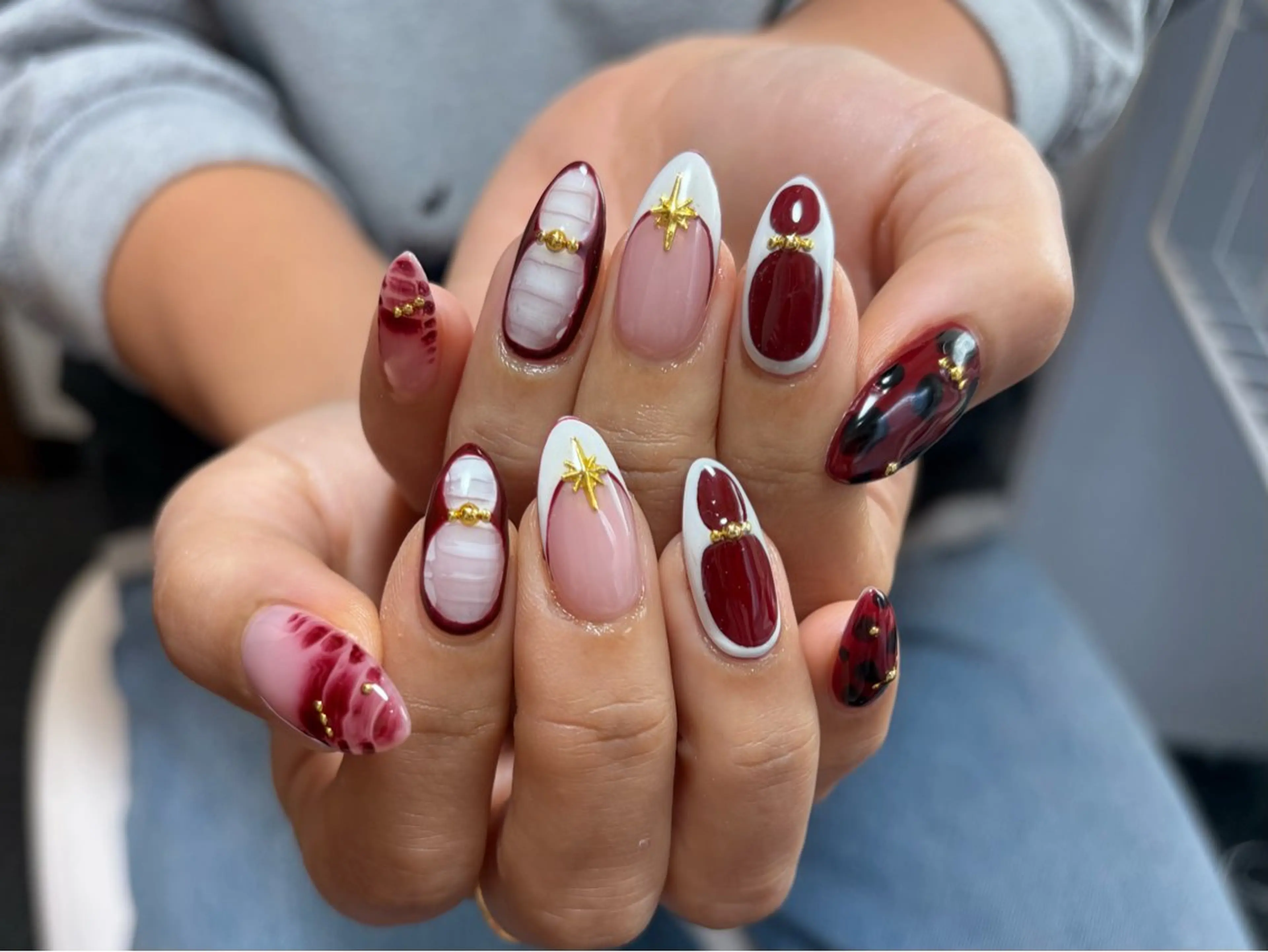 ネイル オーロラネイル 長さ出し フレンチネイル ジェルネイル ガラスフレンチ ハンドネイル Rela・S NAILのネイルデザイン