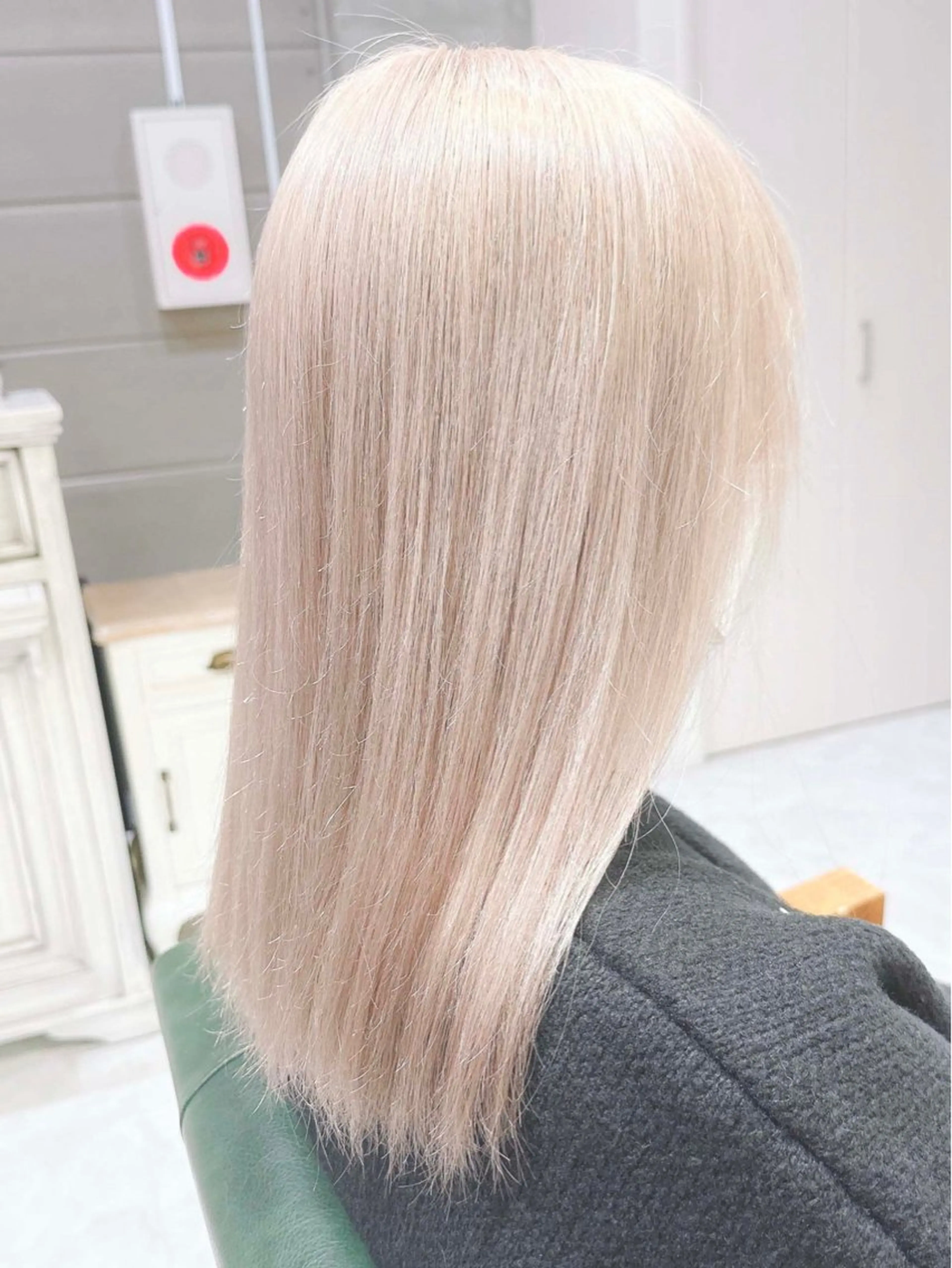 ロング カラー ヘアアレンジ ブリーチ ケアブリーチ 透明感カラー デザインカラー ハイトーンカラー 𝐑𝐈𝐍𝐊𝐀 🐷🖤のヘアスタイル