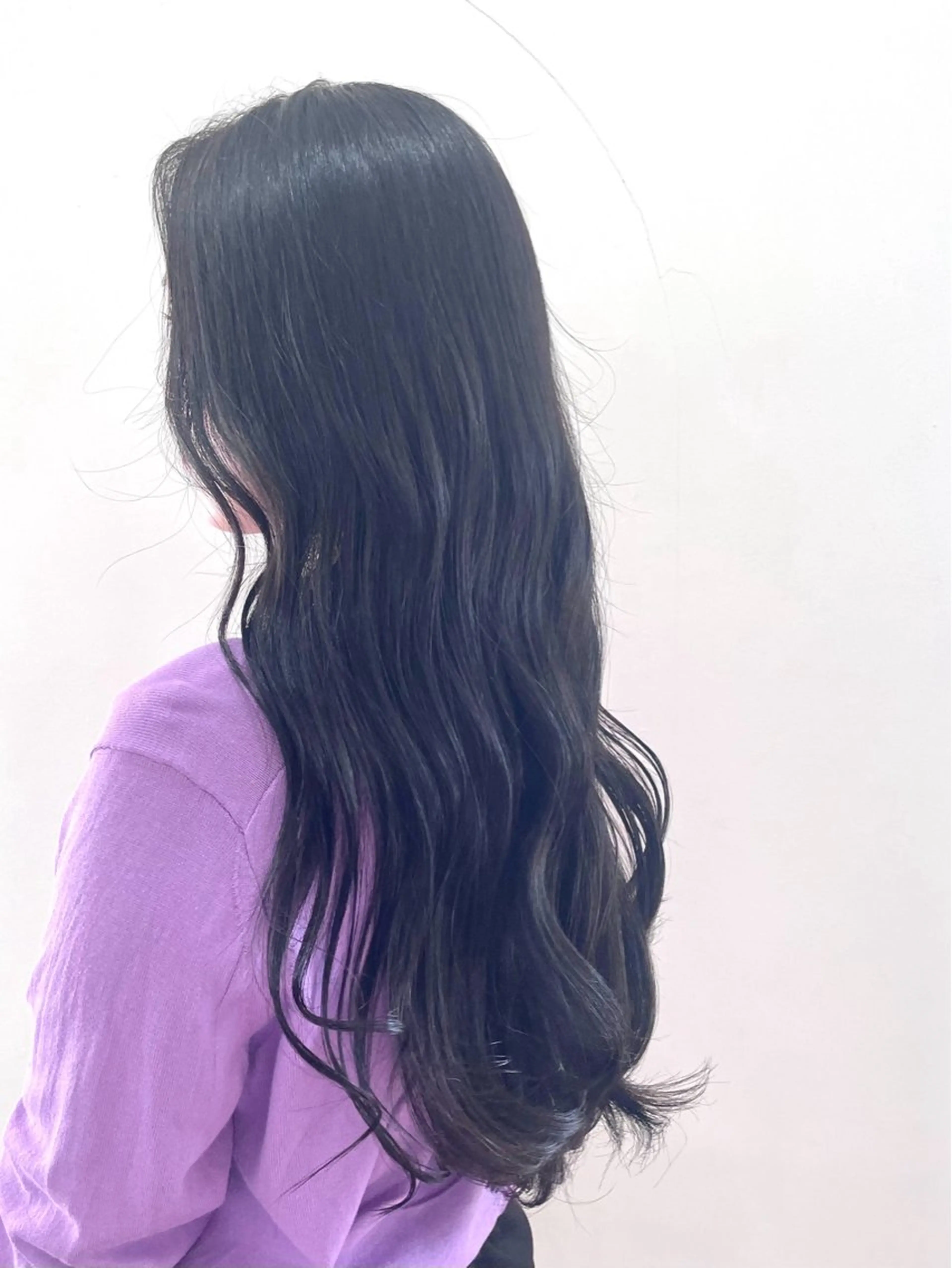 ロング カラー ブリーチ ケアブリーチ ディープラベンダー イヤリングカラー インナーカラー mopa所属・mopa_kaede 暖色カラー/ロングのヘアスタイル