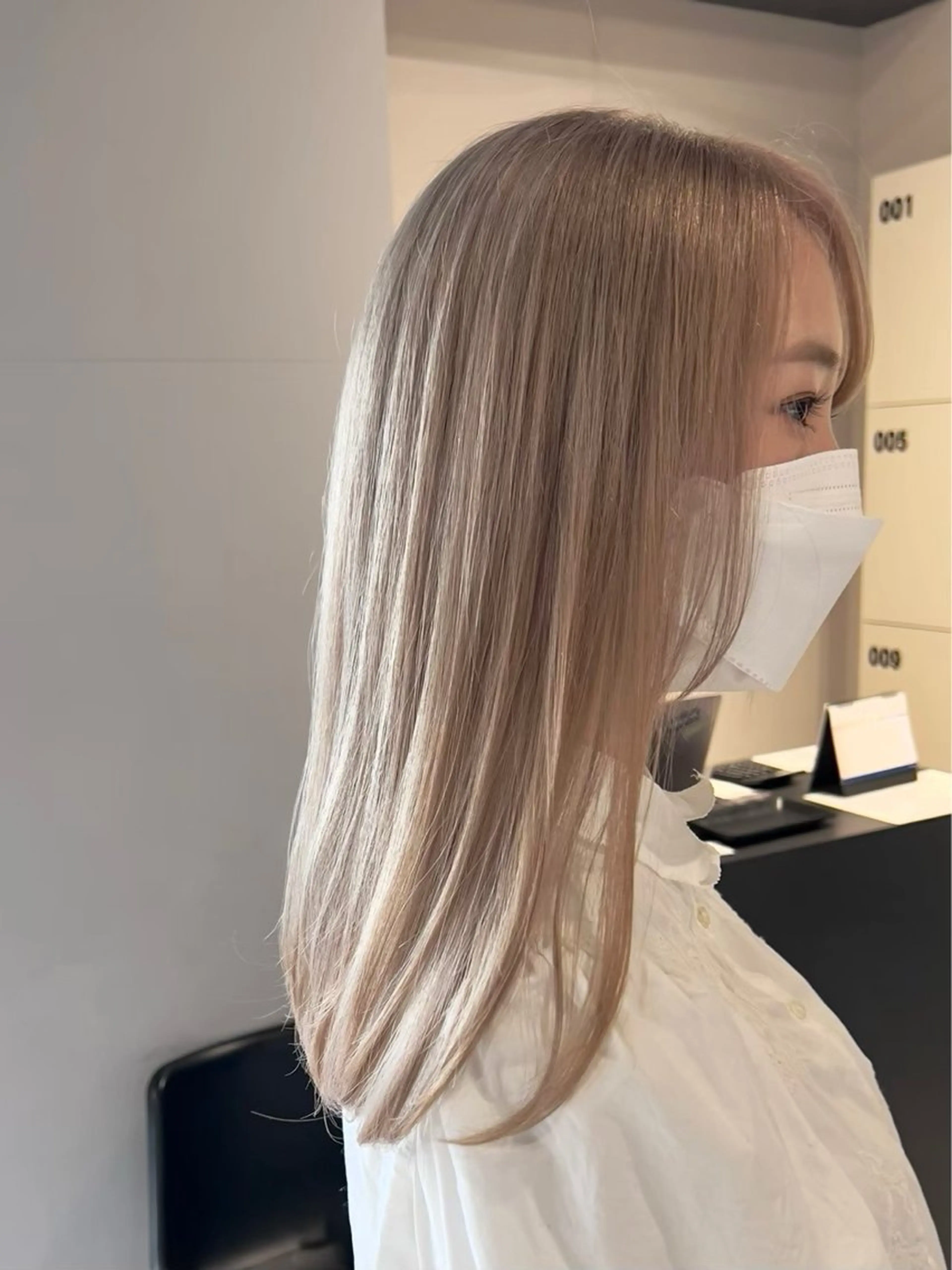 セミロング カラー ベージュカラー ホワイトベージュ 透明感カラー/レイヤ ーhinata.のヘアスタイル