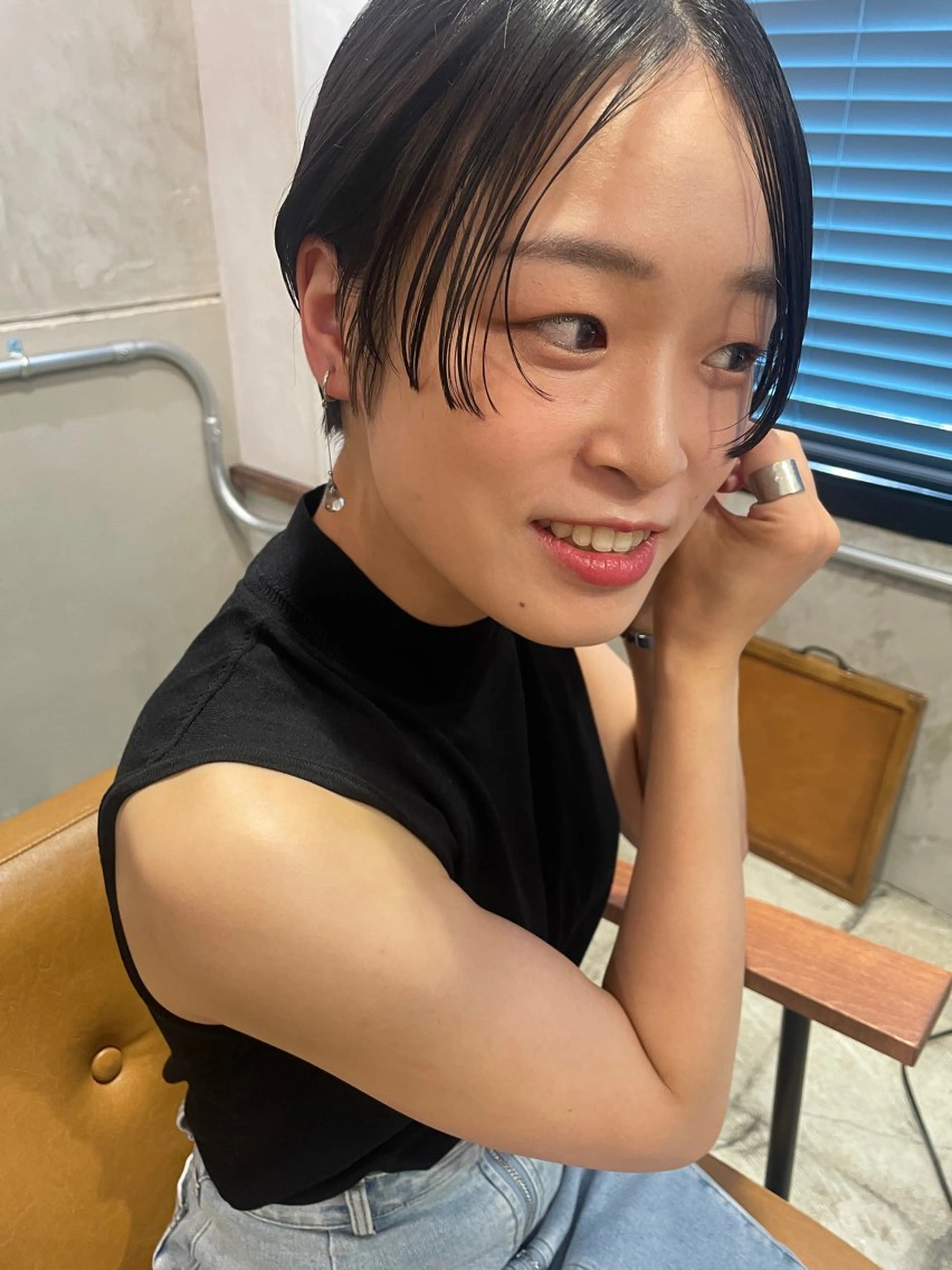 ショート カット さの あやねのヘアスタイル