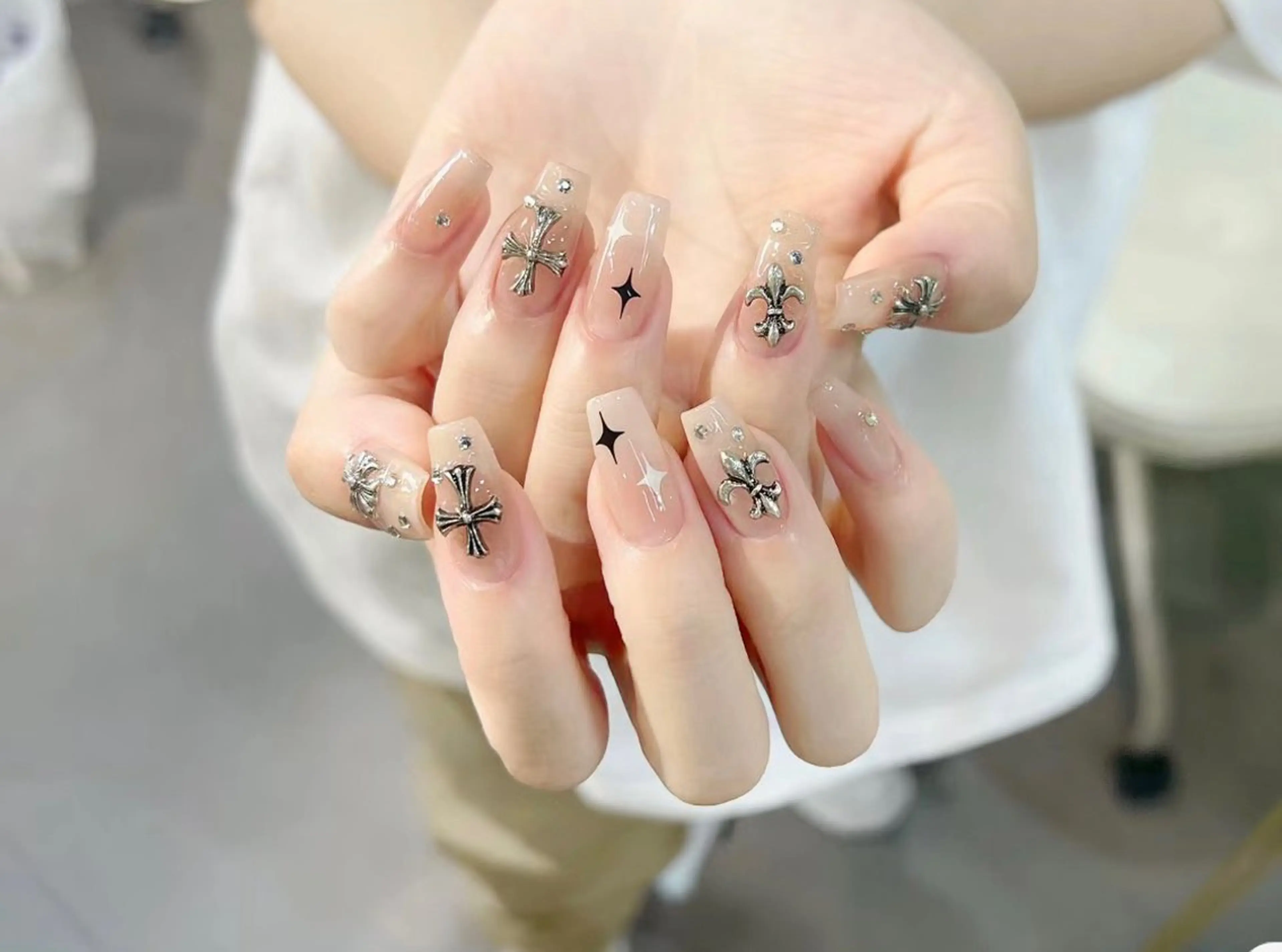 ネイル 💅E•U•B NAIL🌹所属・横浜市中区曙町 ネイルE·U·Bのネイルデザイン