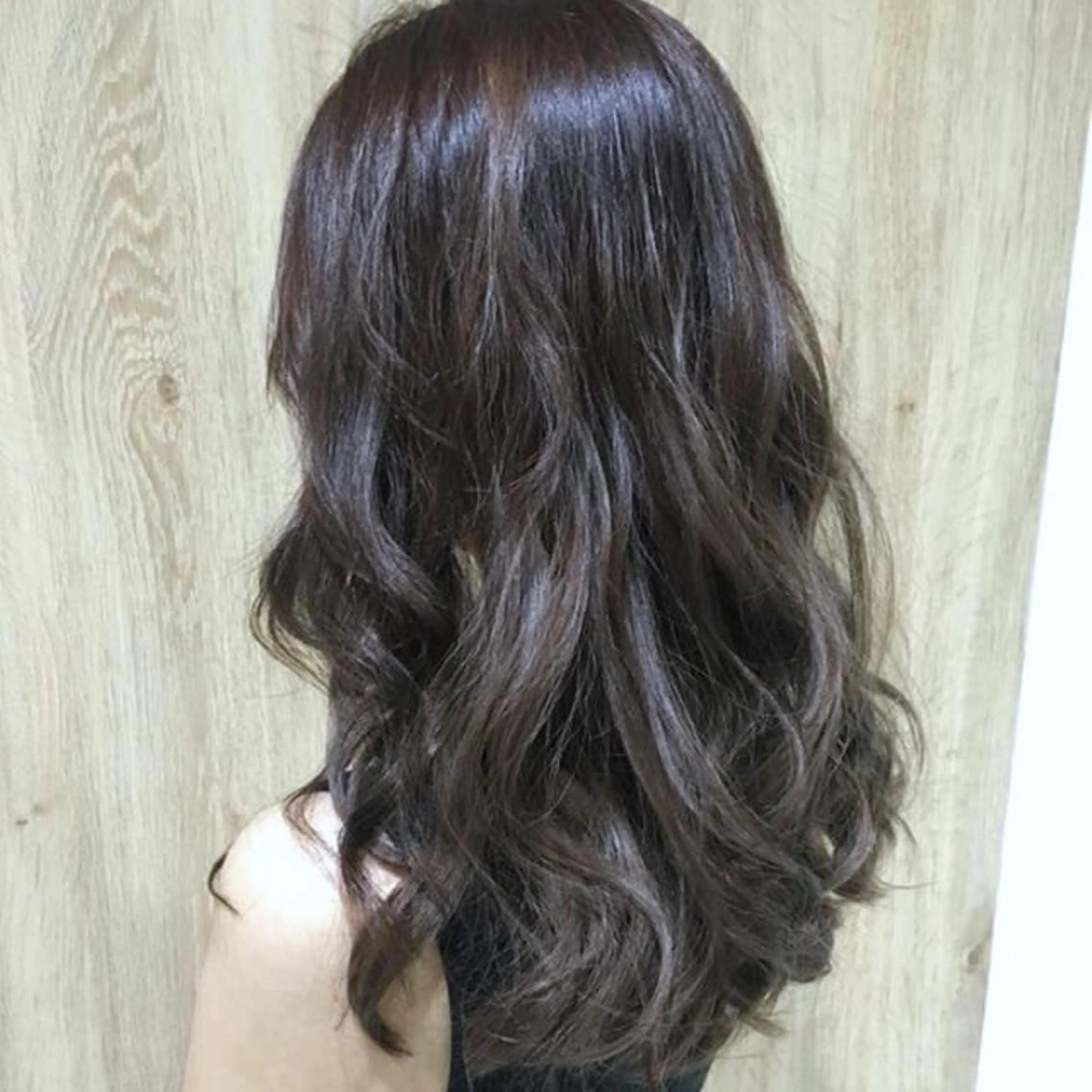 カラー イルミナカラー 中林 由佳のヘアスタイル