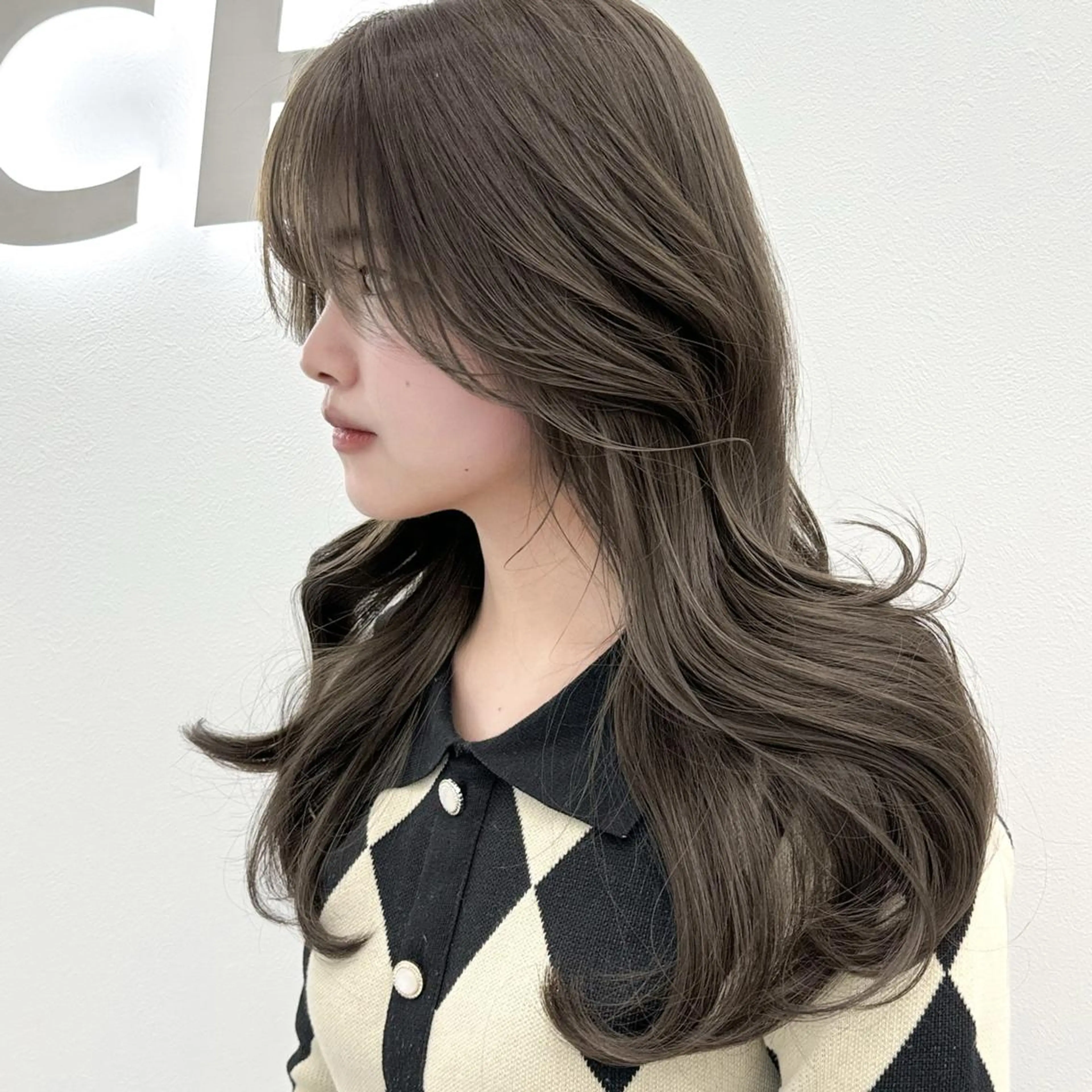 ‎🤍レイヤーカット＋透明感韓国風ワンカラー‎🤍＋髪質改善トリートメント🤍の写真