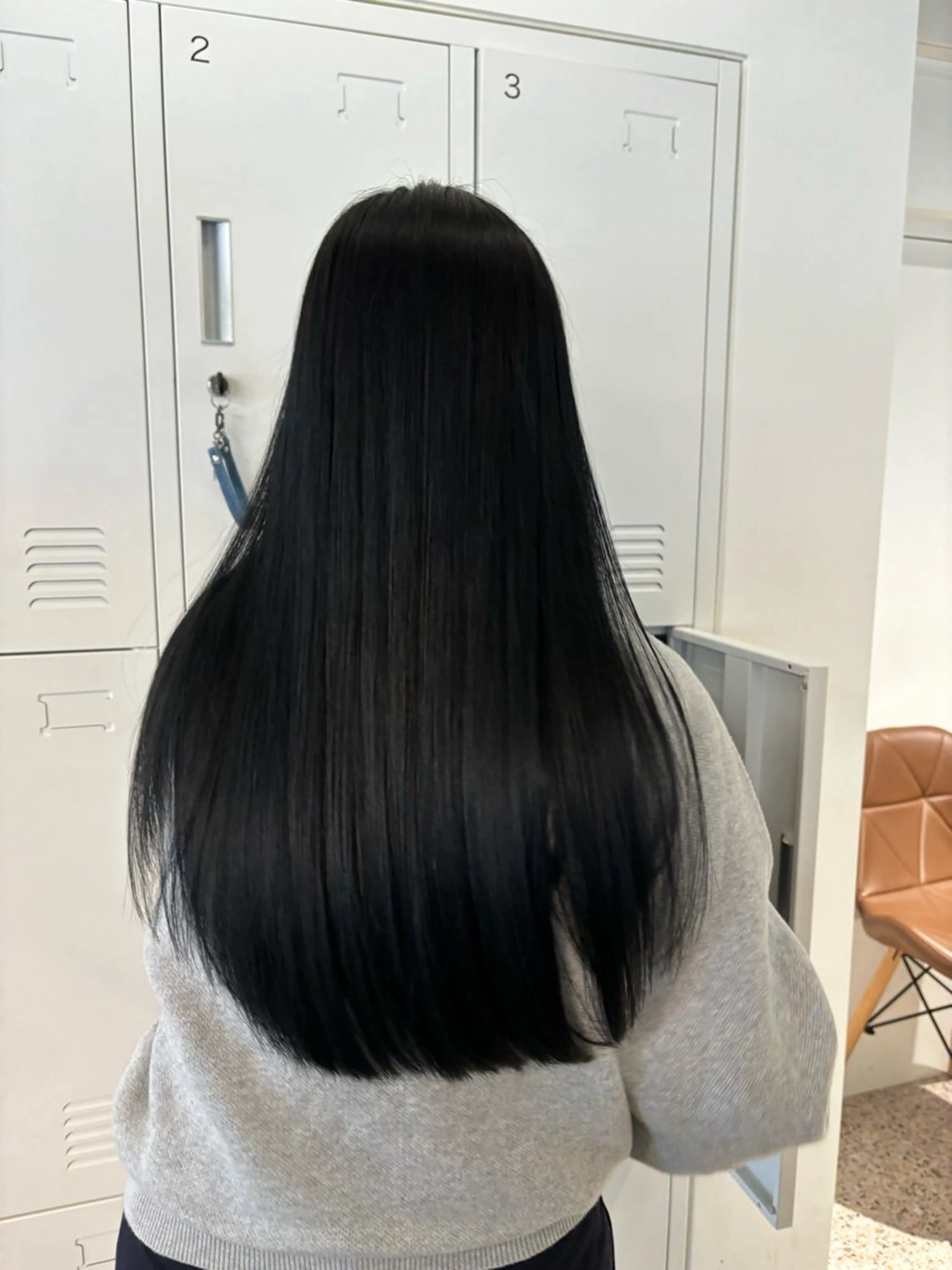 ロング カラー 黒髪 ブルーカラー ブルーブラック ヘアカラー TONUKOA RUA下北沢店【トヌコア ルア】所属・丸山璃子 /パーマ/レイヤーのヘアスタイル