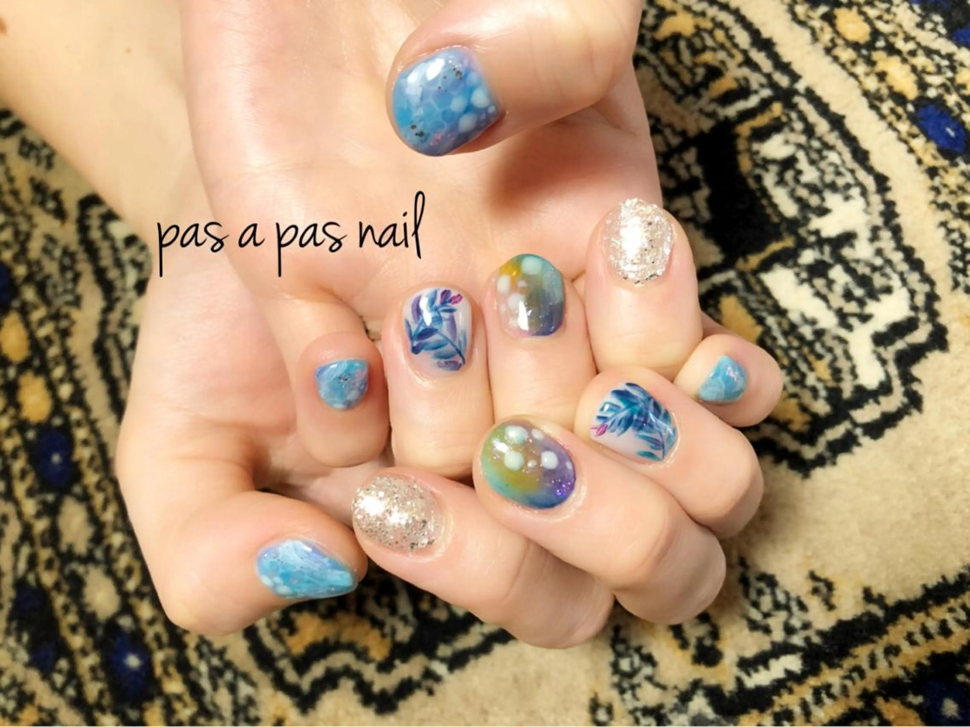 ネイル Yakko pas á pasのネイルデザイン