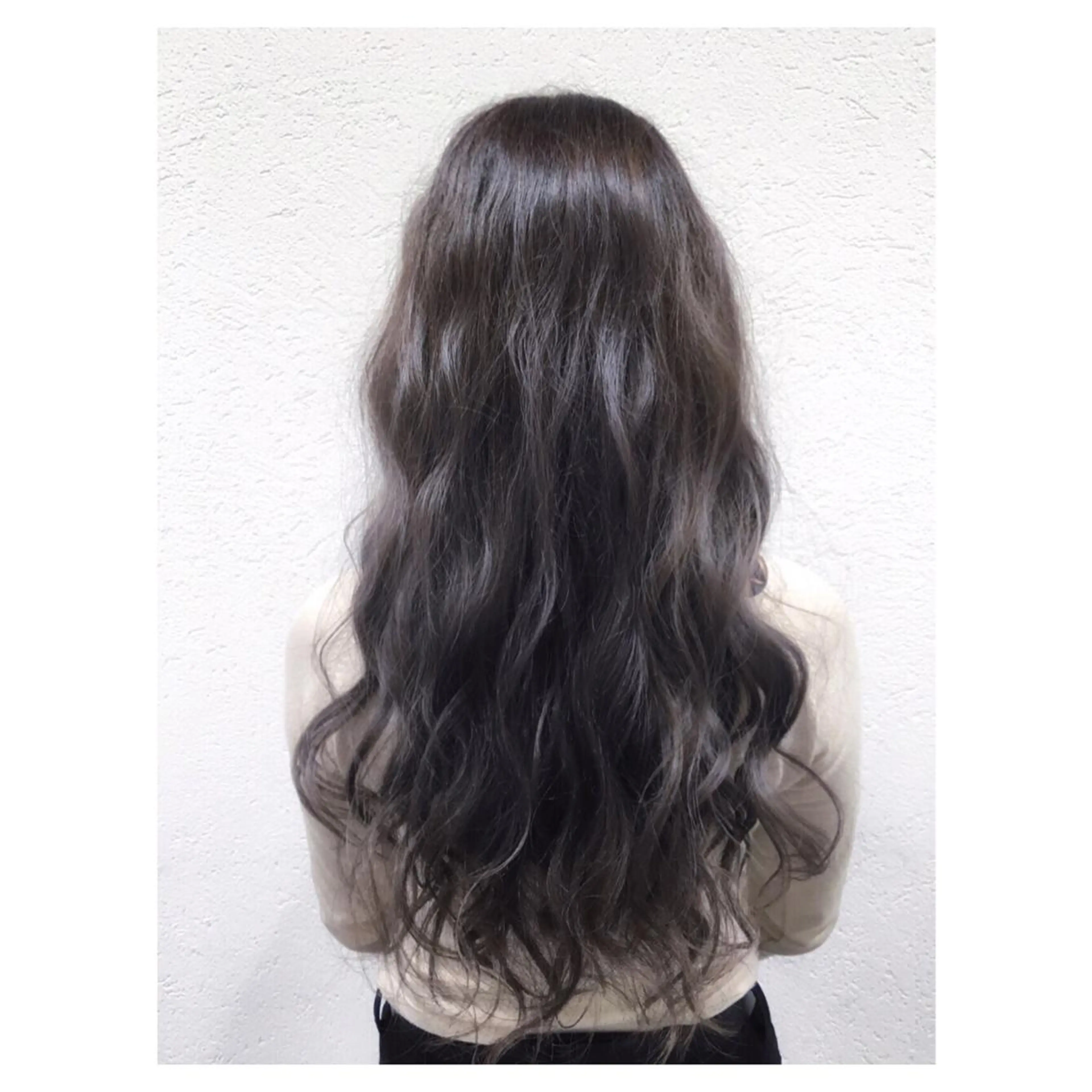 ロング カラー アッシュ イルミナカラー ラベンダーカラー ラベンダーアッシュ biscohair 髪にドラマを。のヘアスタイル