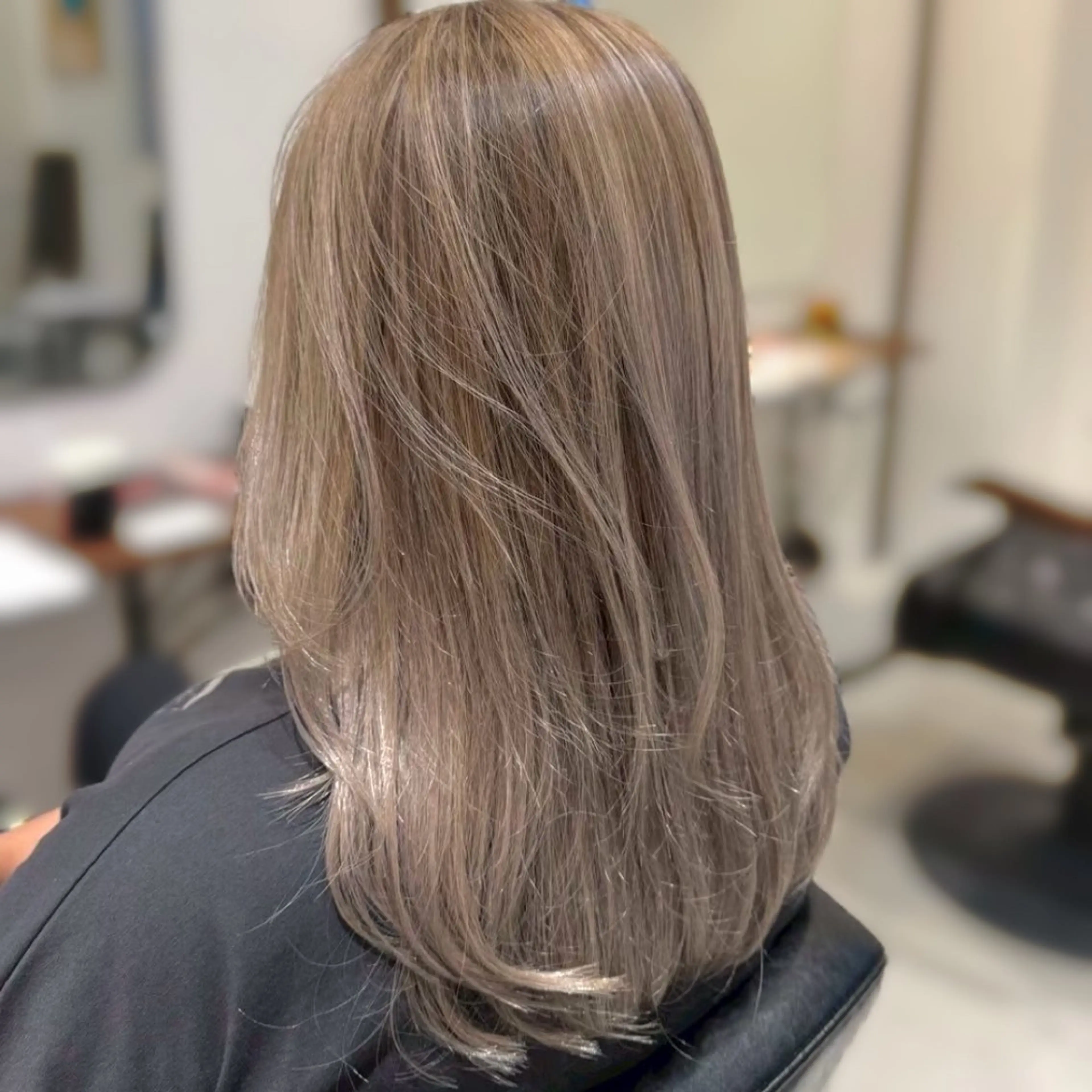 ミディアム 坂本 璃里杏のヘアスタイル