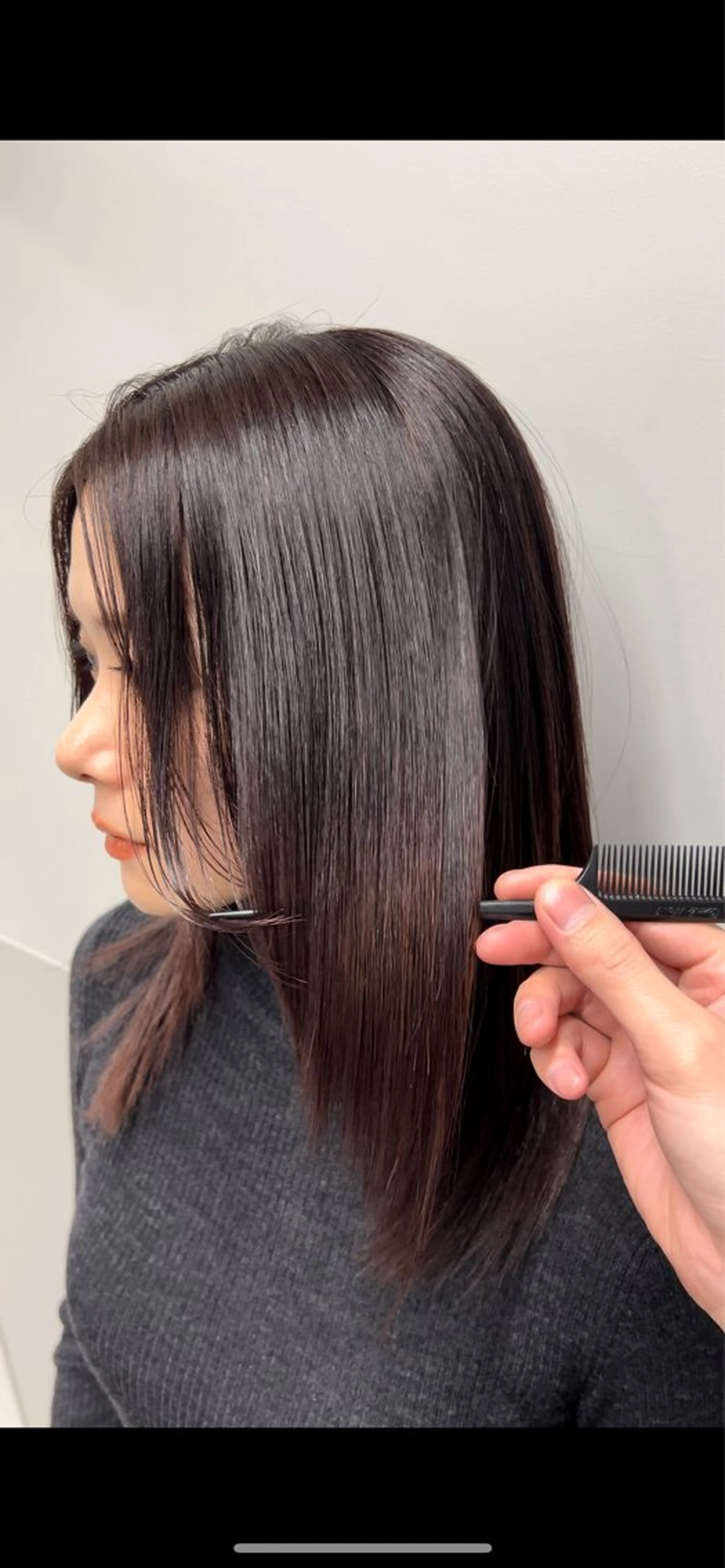 セミロング カラー 髪質改善 トリートメント カット トリートメント TOMOYAレイヤー ブリーチ縮毛矯正のヘアスタイル