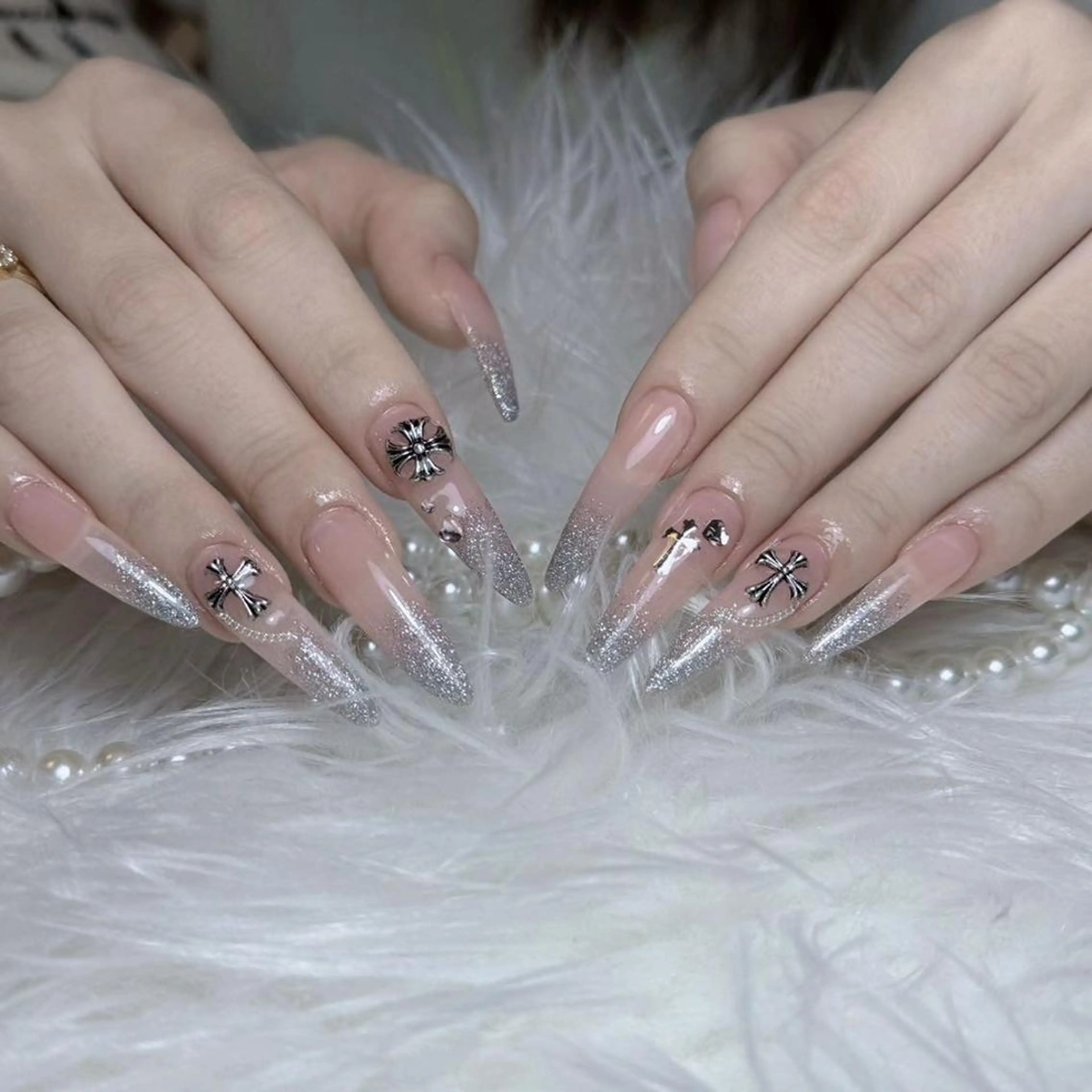 ネイル RAFFINE 月🦋🩵のネイルデザイン