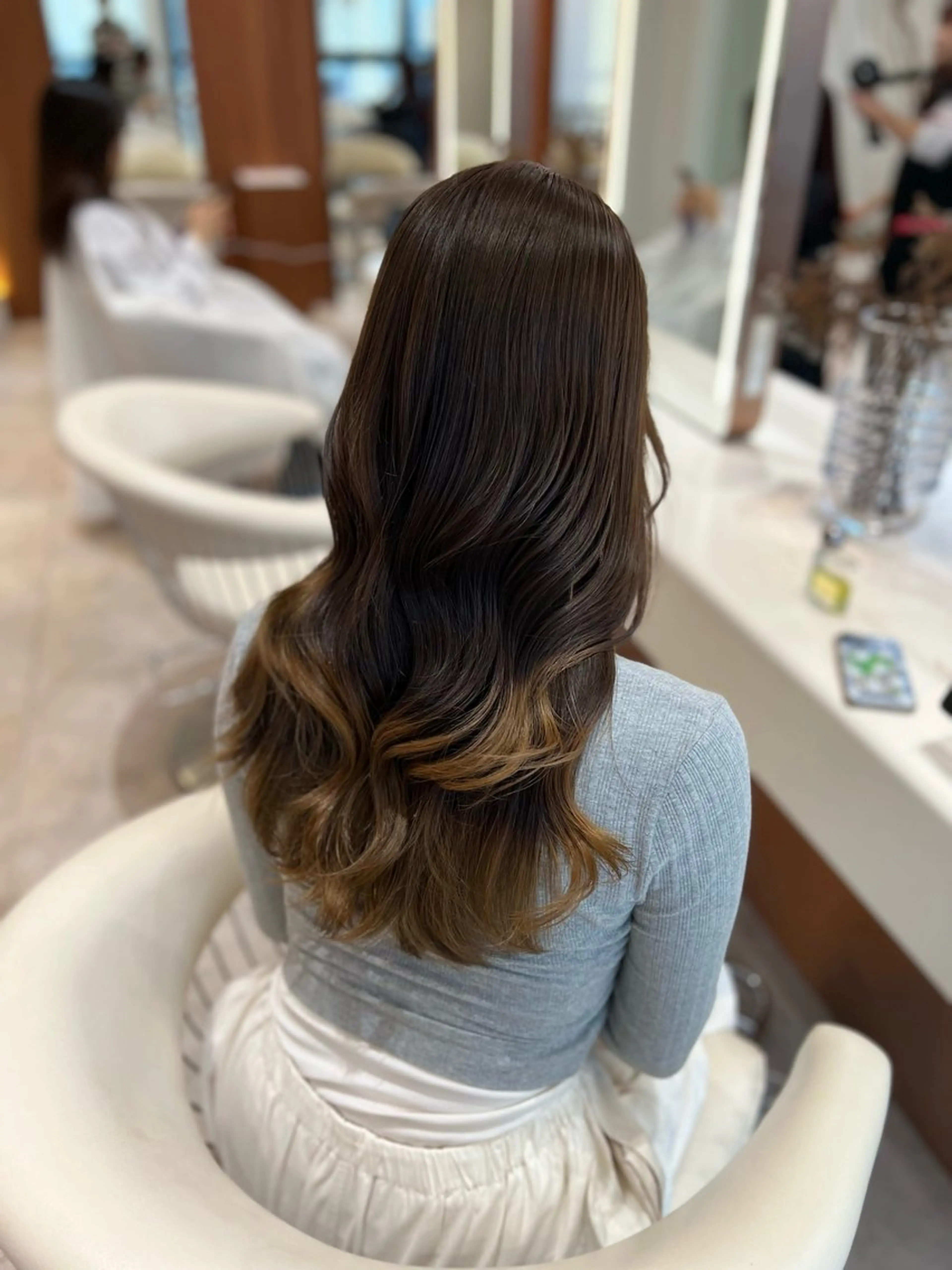 セミロング カラー ベージュカラー グレージュ オリーブベージュ オリーブグレージュ オリーブグレー カット ヘアカラー ヘアセット 韓国レイヤー🇰🇷 韓国研修◎渋谷カイトのヘアスタイル