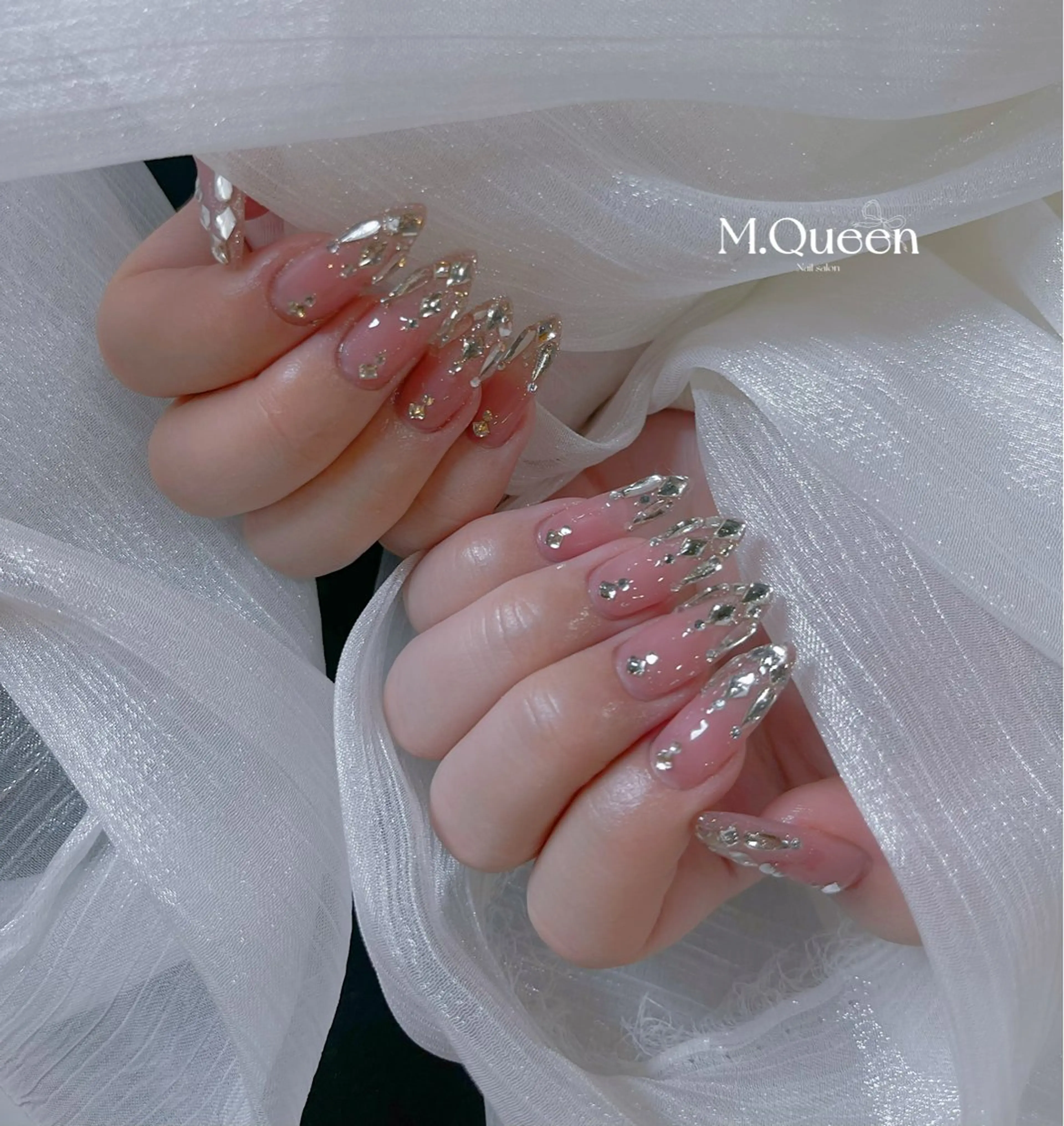 ネイル MQueen ネイルサロンマルのネイルデザイン