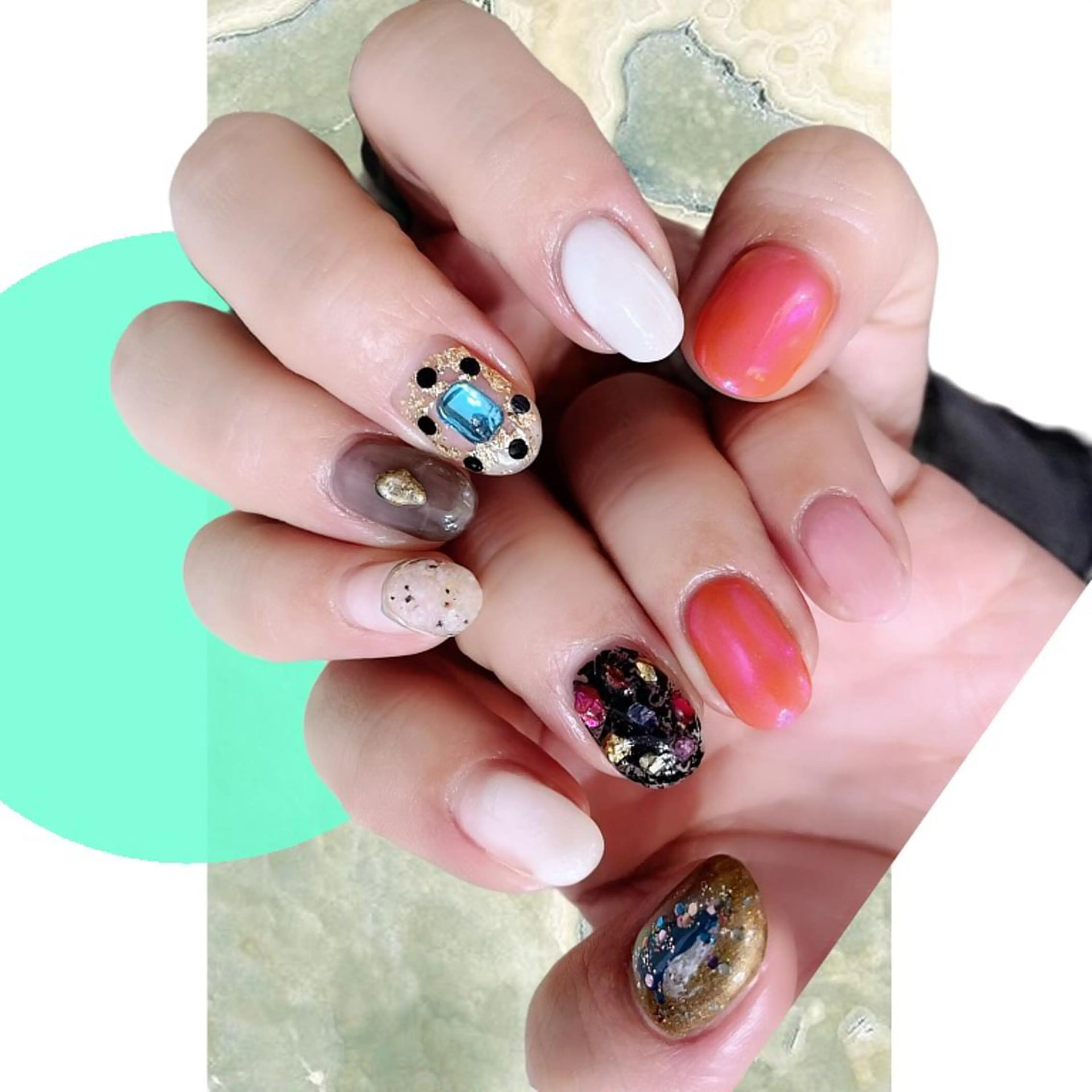 ネイル オーロラネイル 氷ネイル・うるうるネイル 韓国ネイル マグネットネイル ミラーネイル ハンドネイル VOLLMOND nailのネイルデザイン