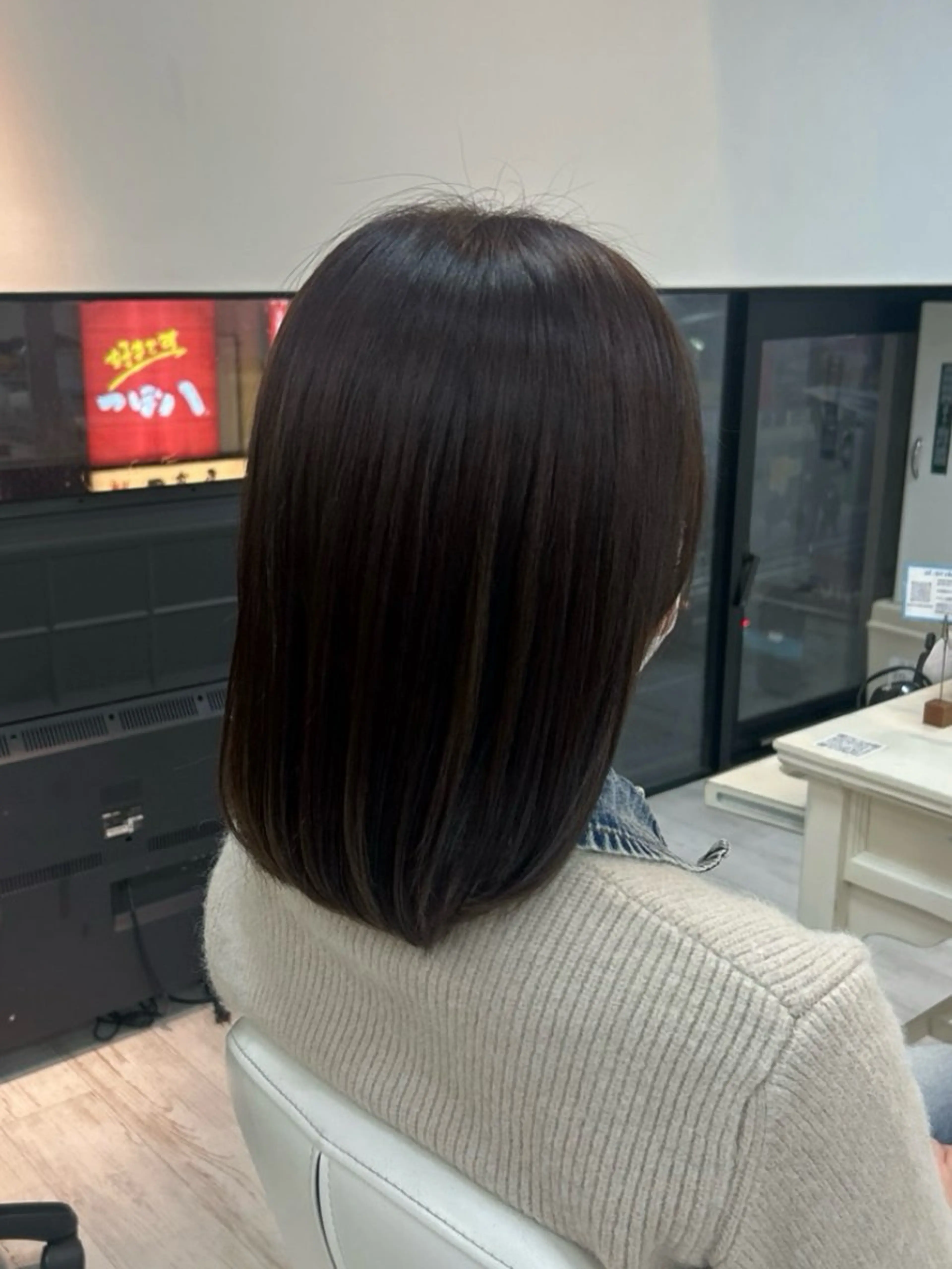 ミディアム カラー 小川 夏花のヘアスタイル