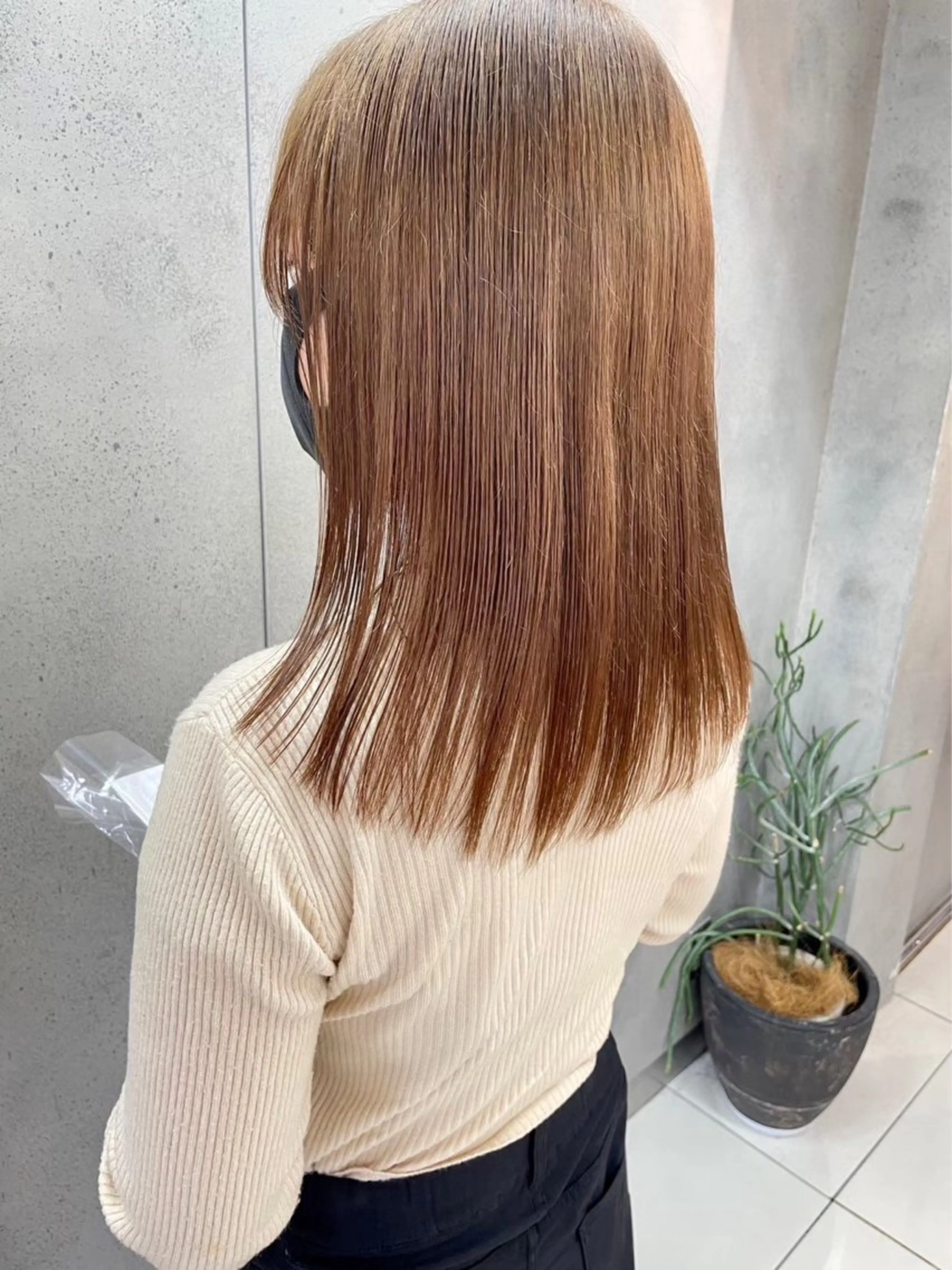 ショート カラー ヘアアレンジ ブリーチ ボブ/透明感ベージュ 🫧クルミ🌟のヘアスタイル