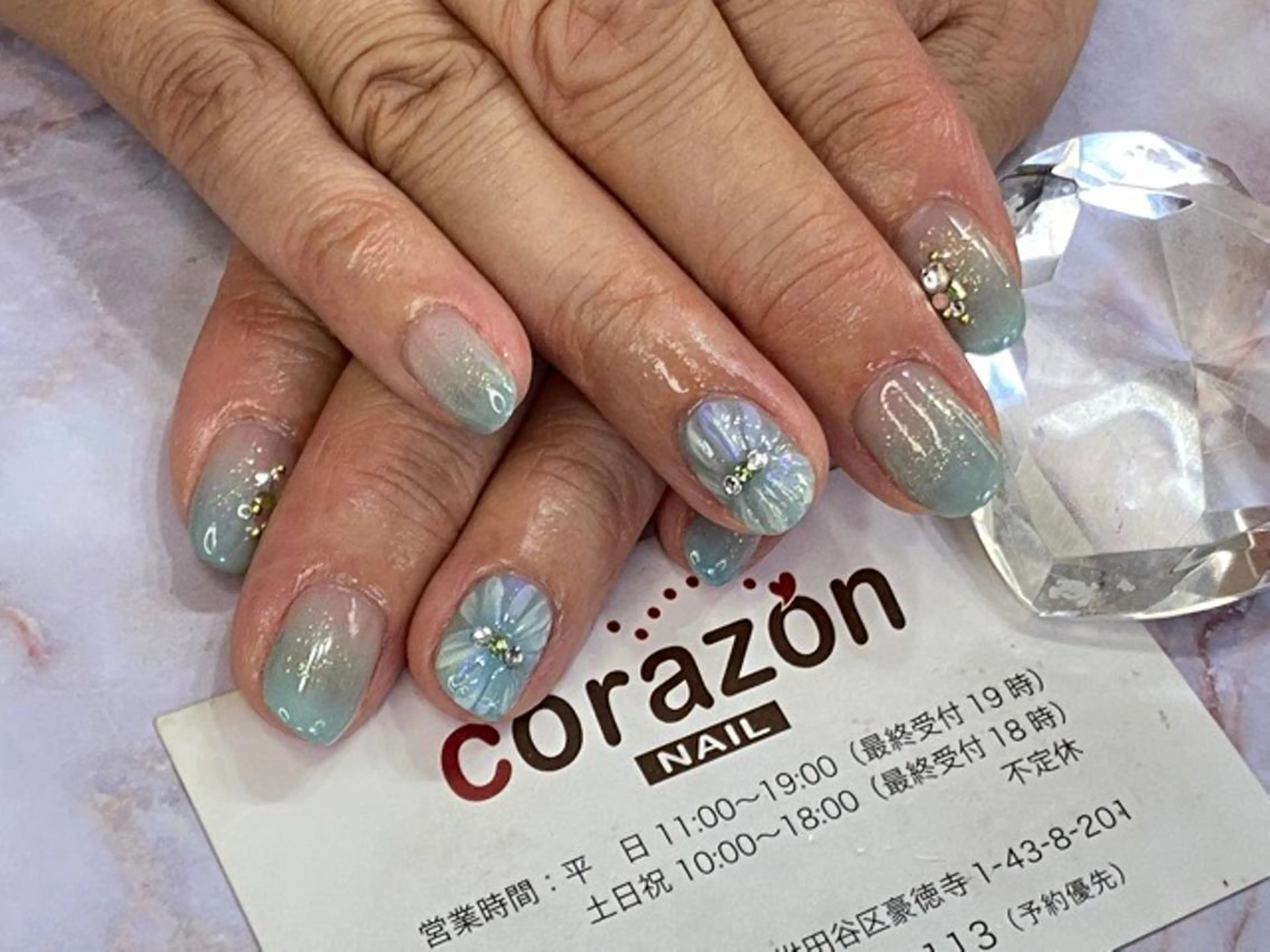 ネイル クリアネイル グラデーション 水色 ストーンネイル corazon所属・ネイリスト aicoのネイルデザイン