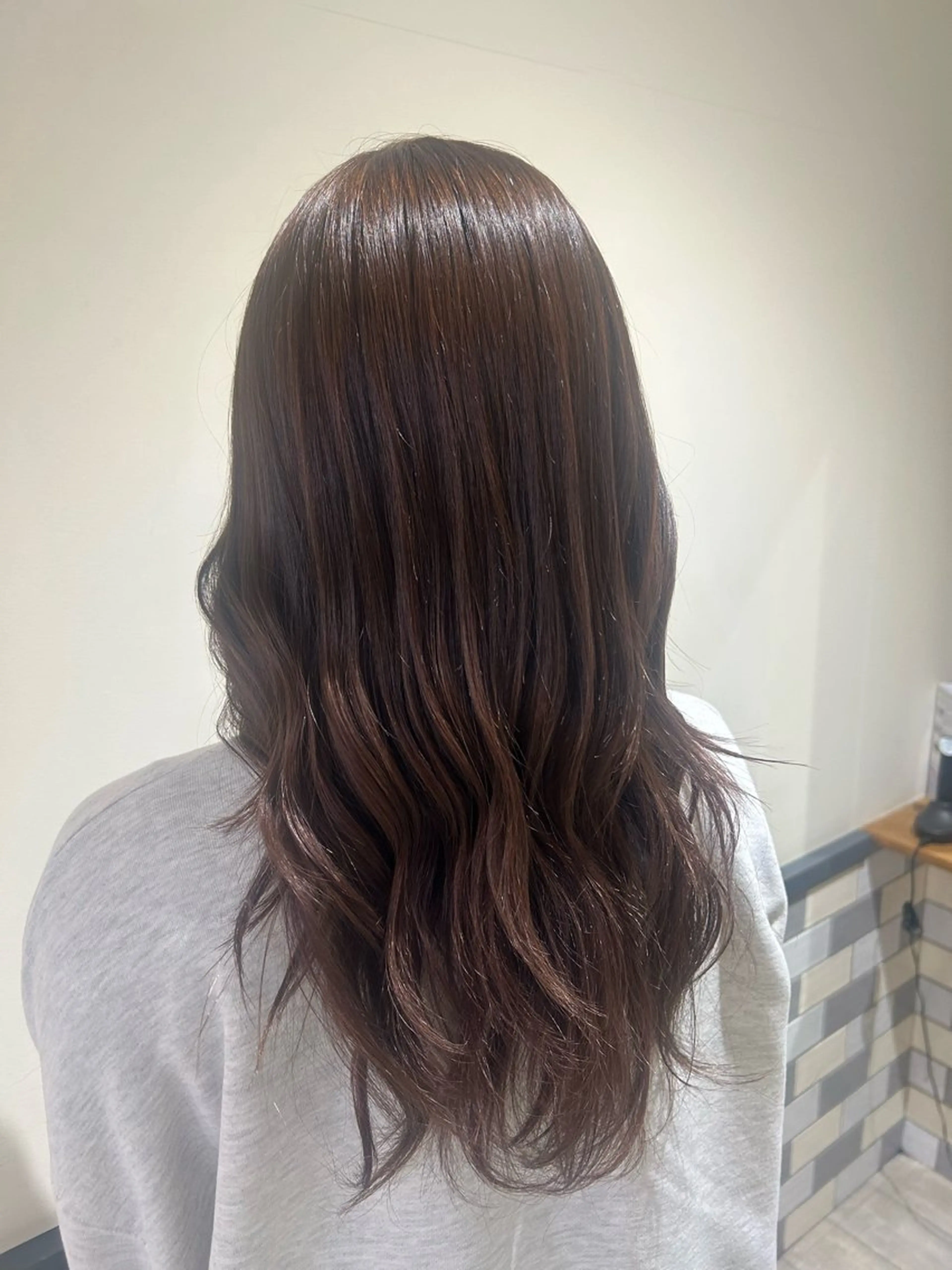 セミロング カラー ベージュカラー オリーブベージュ ヘアカラー たけだ ゆうほのヘアスタイル