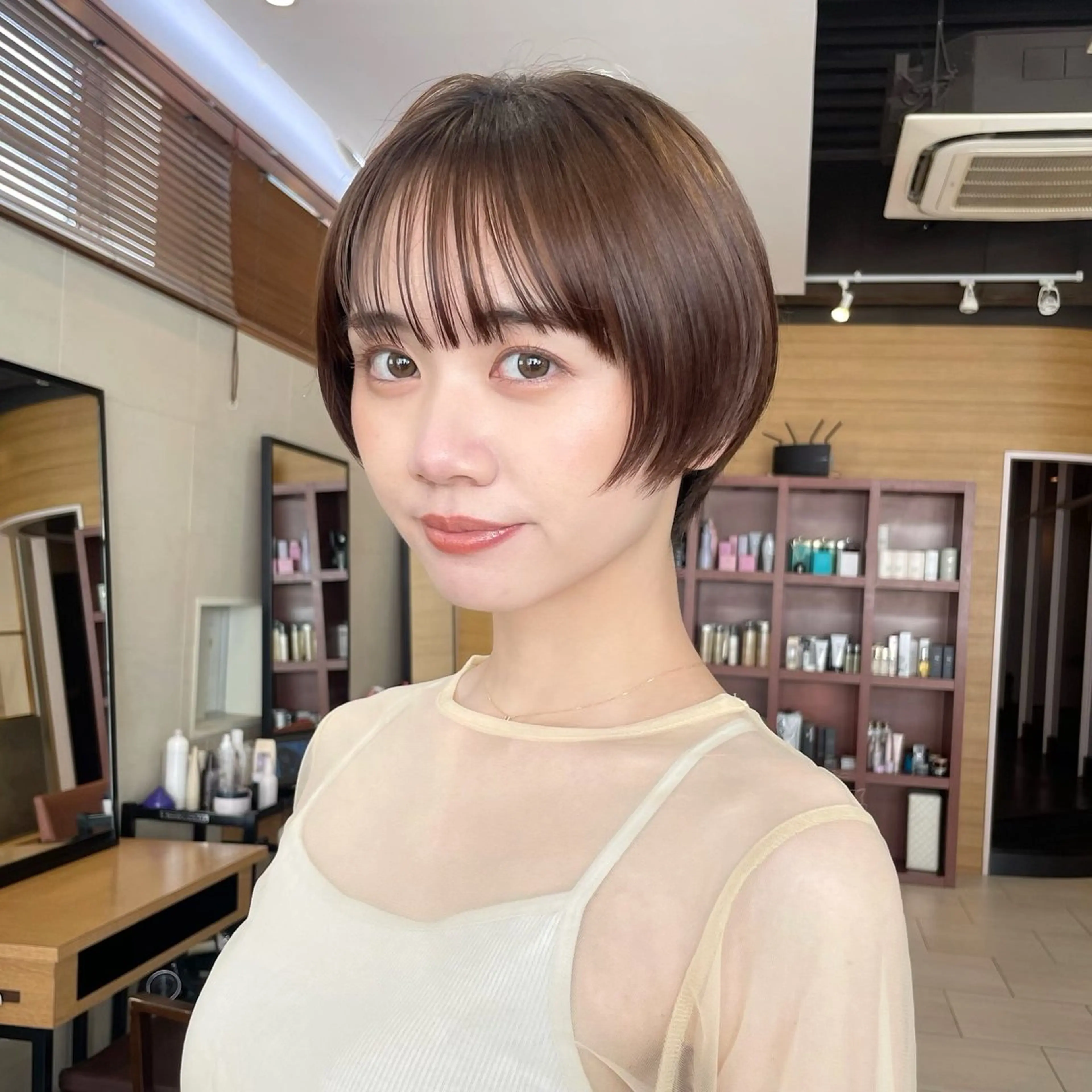 ショート カラー ブラウンカラー 透明感カラー モカブラウン ショートヘア 顔まわり/レイヤー/ 透明感/まいな🥨のヘアスタイル