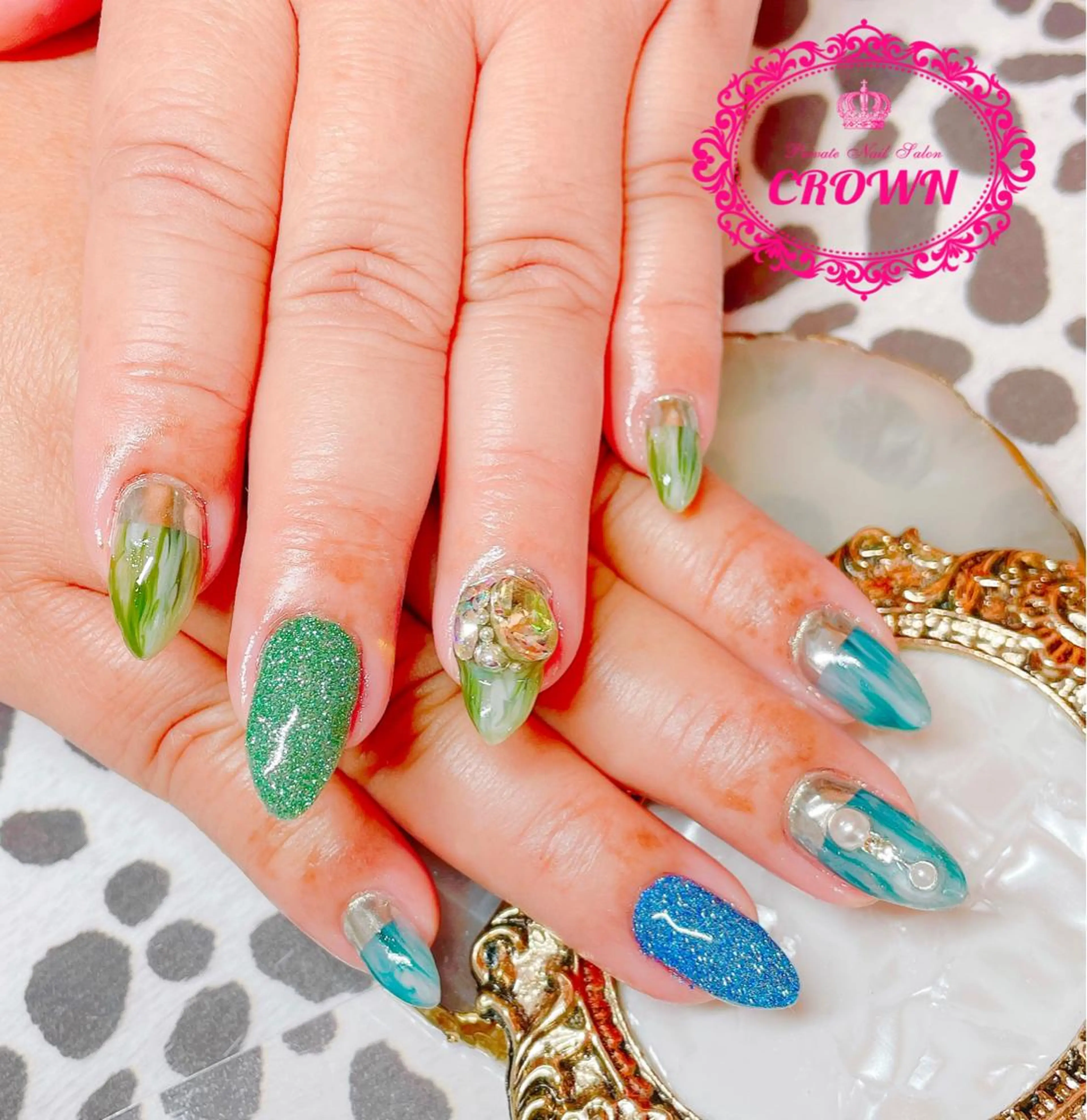ネイル CROWN プライベートサロンのネイルデザイン
