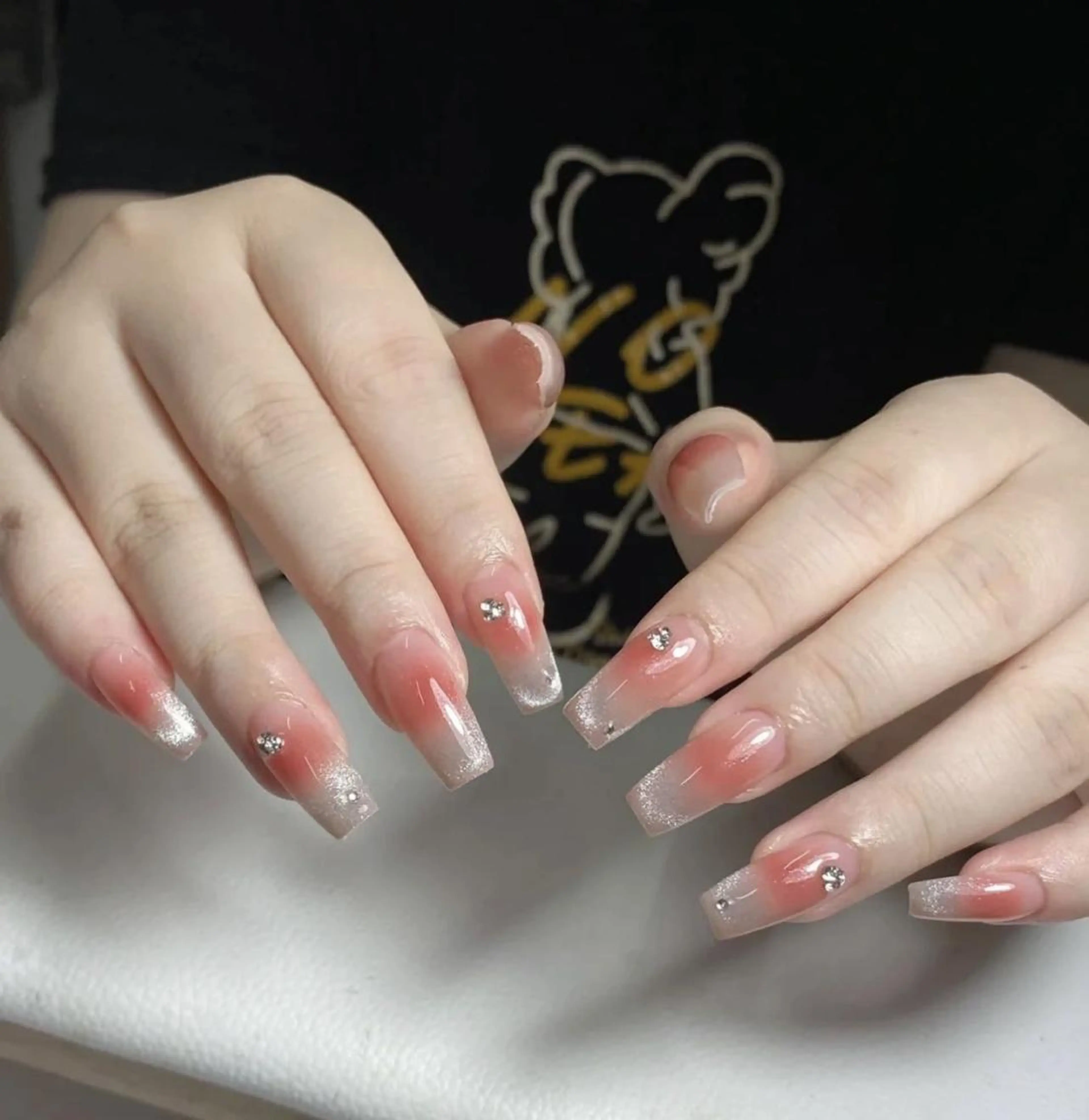 ネイル アートネイル 長さ出し ネイルチップ Queens momoのネイルデザイン