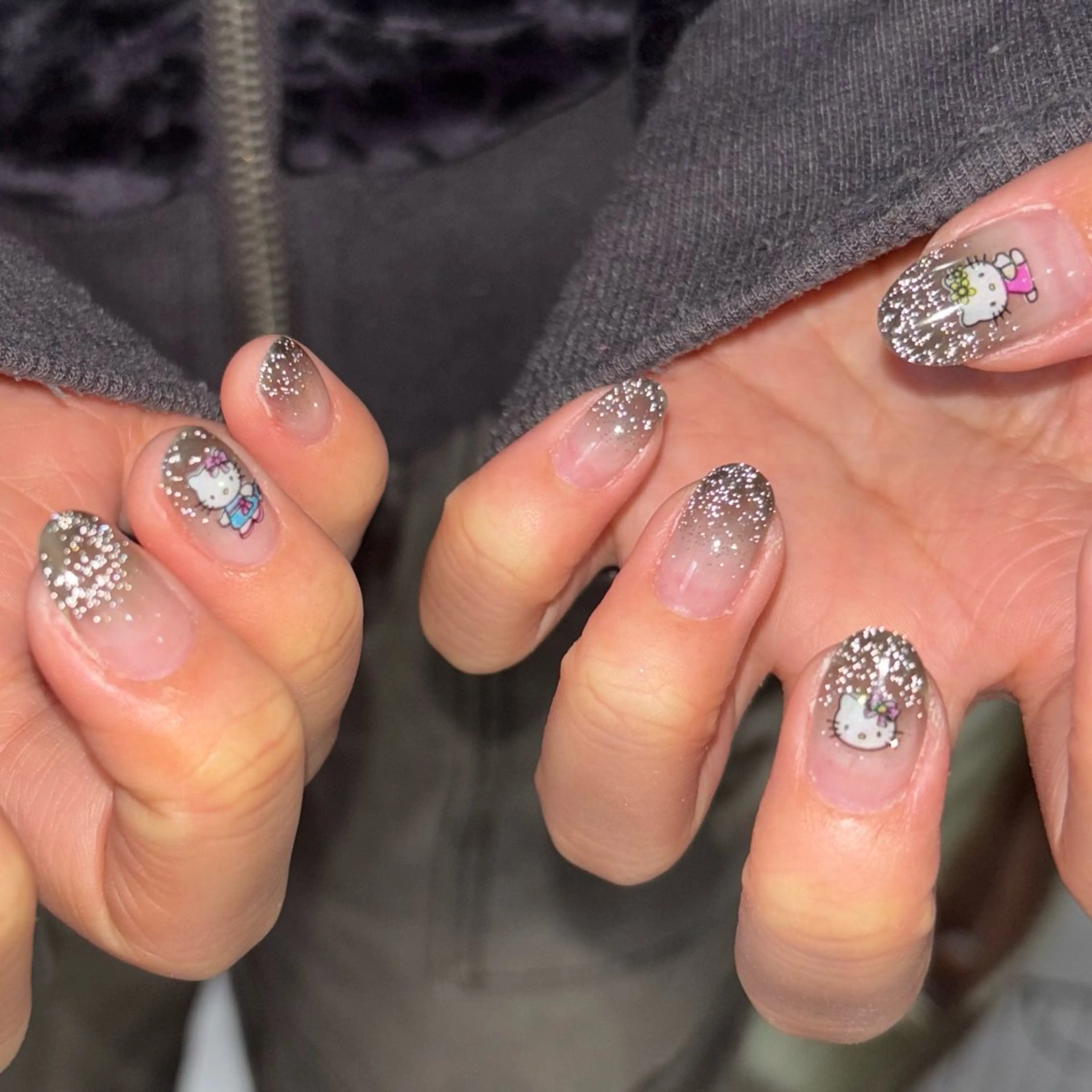 ネイル ハンドネイル フットネイル 🪐富島彩夏 /海外nail🪐のネイルデザイン