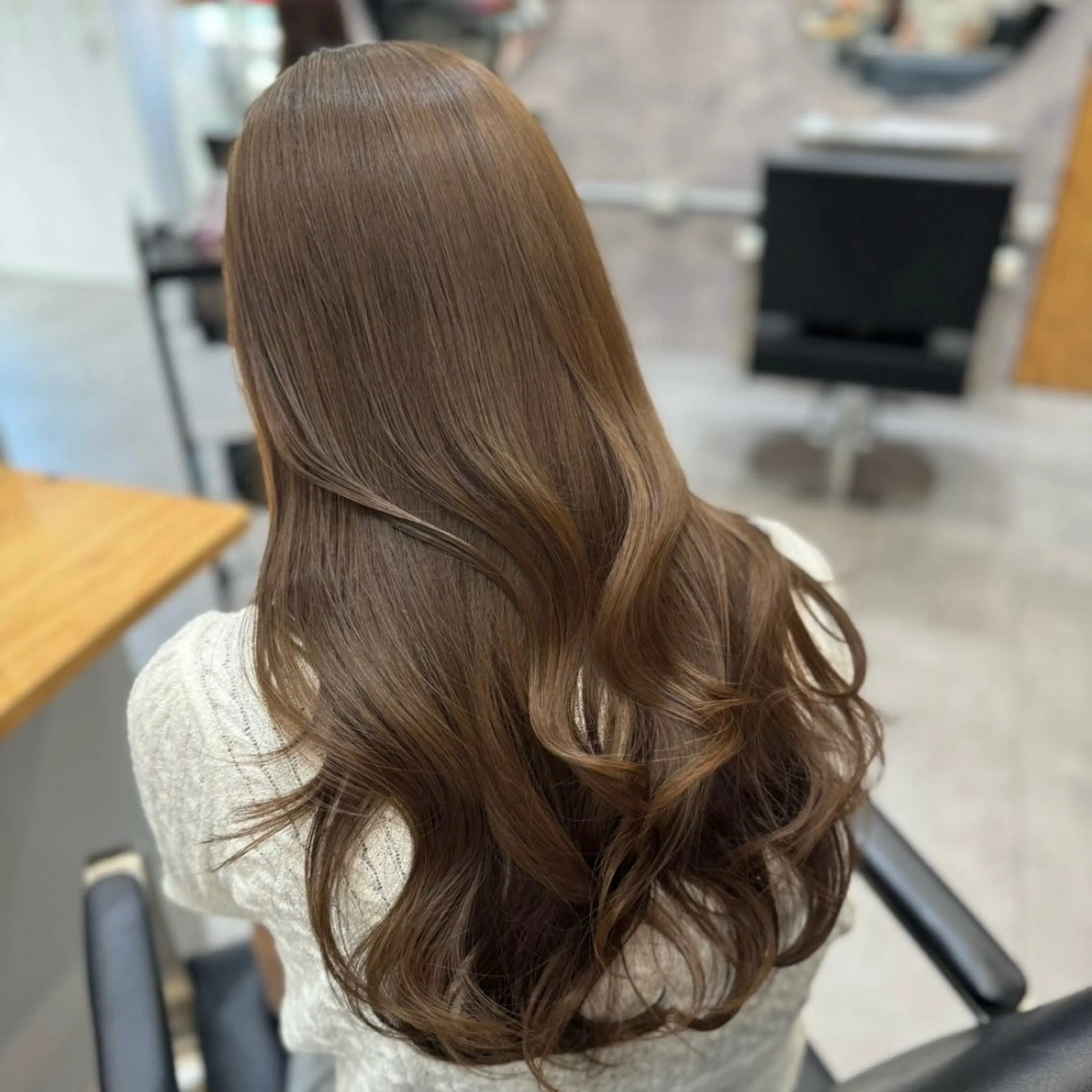 ロング カット ヘアカラー トリートメント Mirai/ 艶カラー/暖色カラーのヘアスタイル