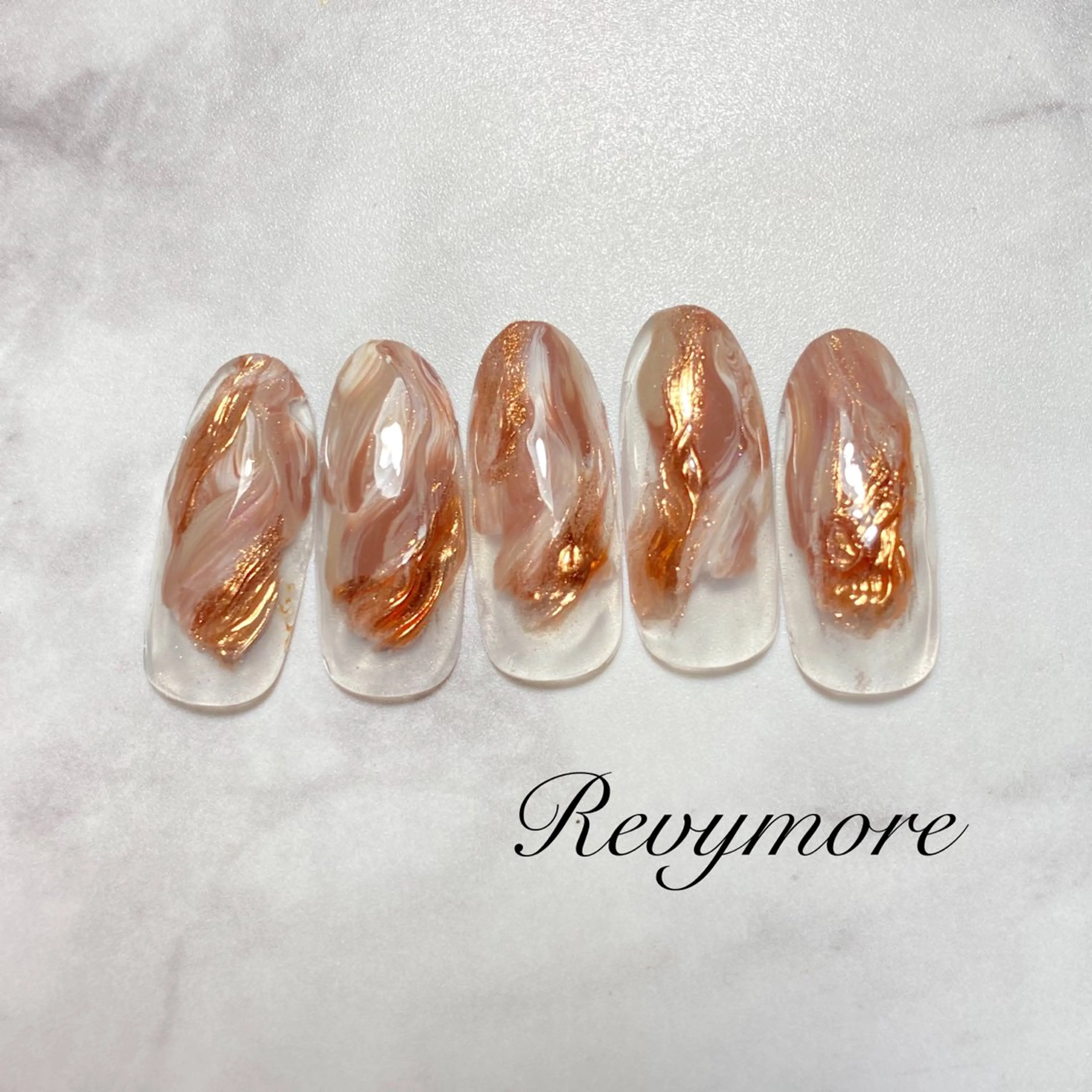ネイル ジェルネイル キラキラネイル 韓国ネイル ミラーネイル ニュアンスネイル nail salon Revymore所属・nail salon Revymoreのネイルデザイン