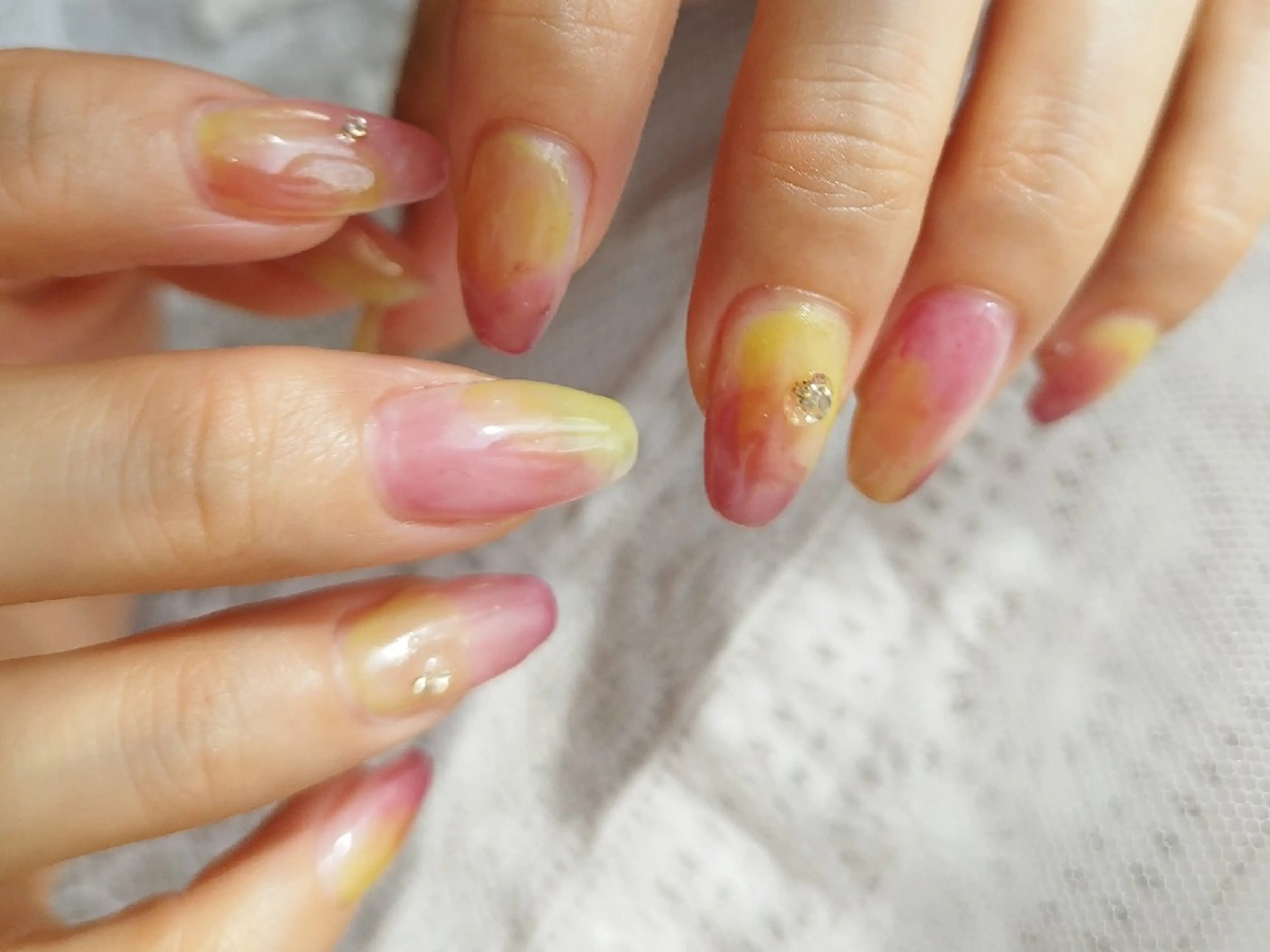 ミディアム ハンドネイル 🥀ネイルサロン cotonコトン🥀のネイルデザイン