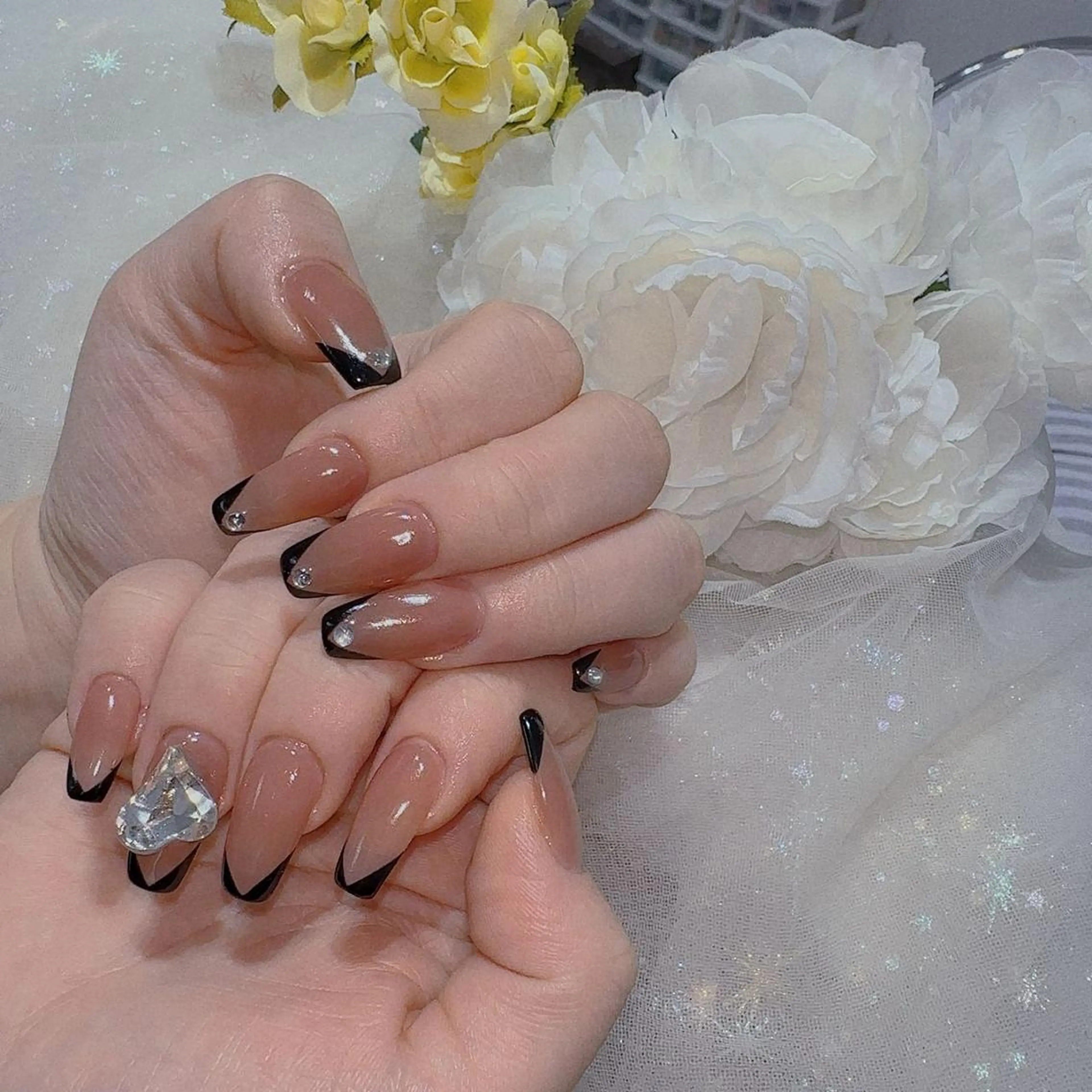 ネイル アートネイル 長さ出し ネイルチップ Queens 榊 まおのネイルデザイン