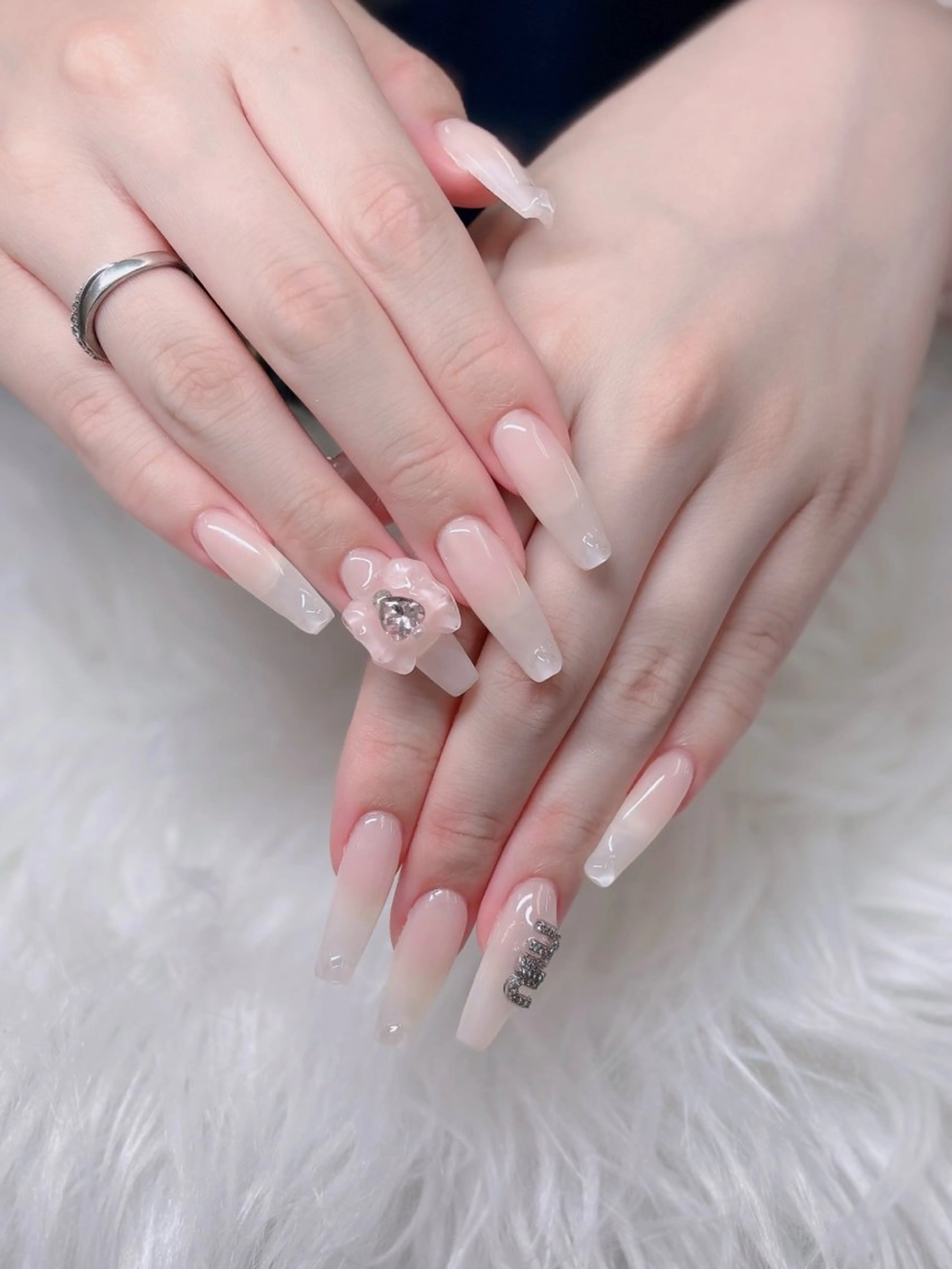 ネイル フレンチネイル ジェルネイル キラキラネイル 韓国ネイル マグネットネイル Julli NailStudioのネイルデザイン