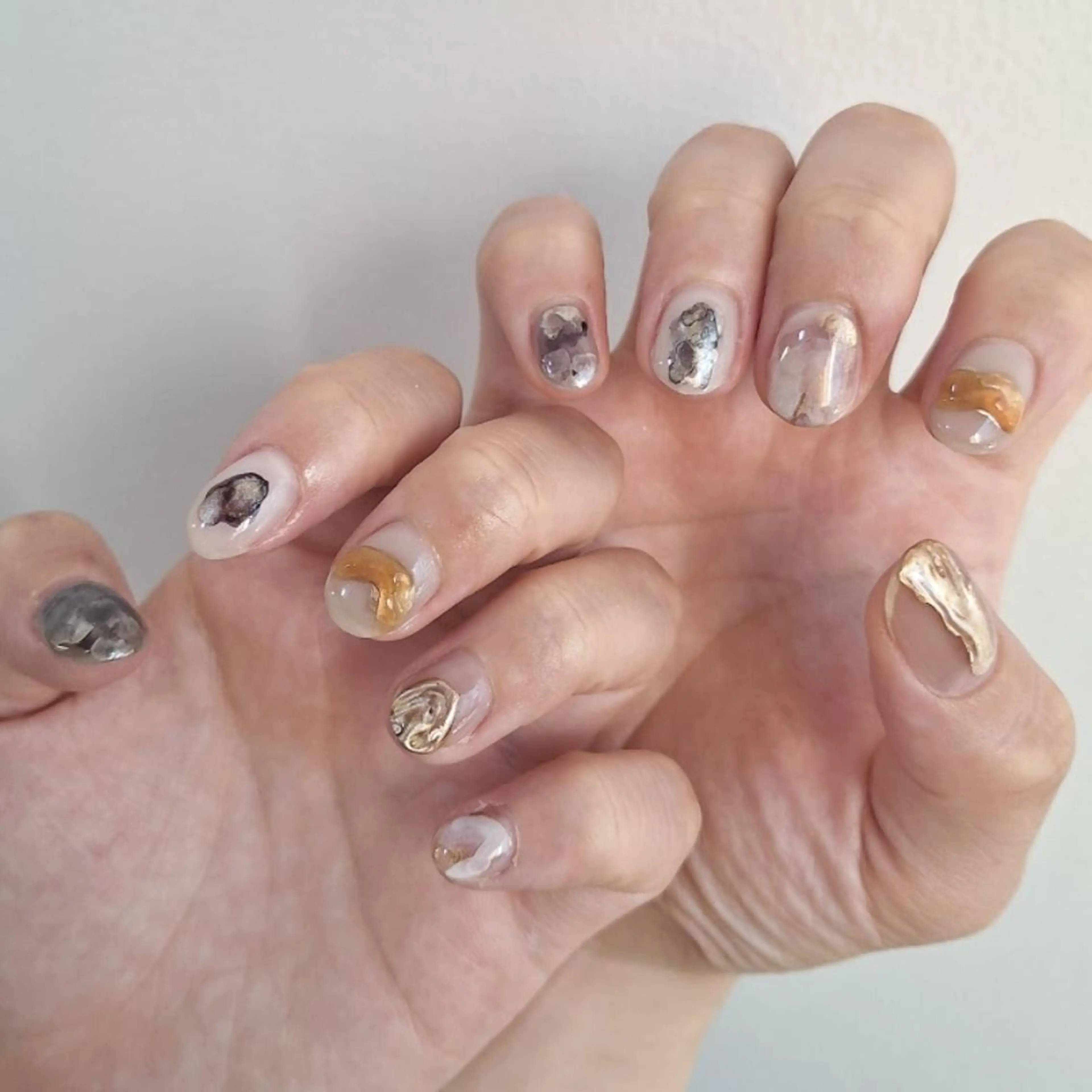 ネイル ジェルネイル 韓国ネイル ニュアンスネイル ワンホンネイル nailstudio eviz新宿店のネイルデザイン