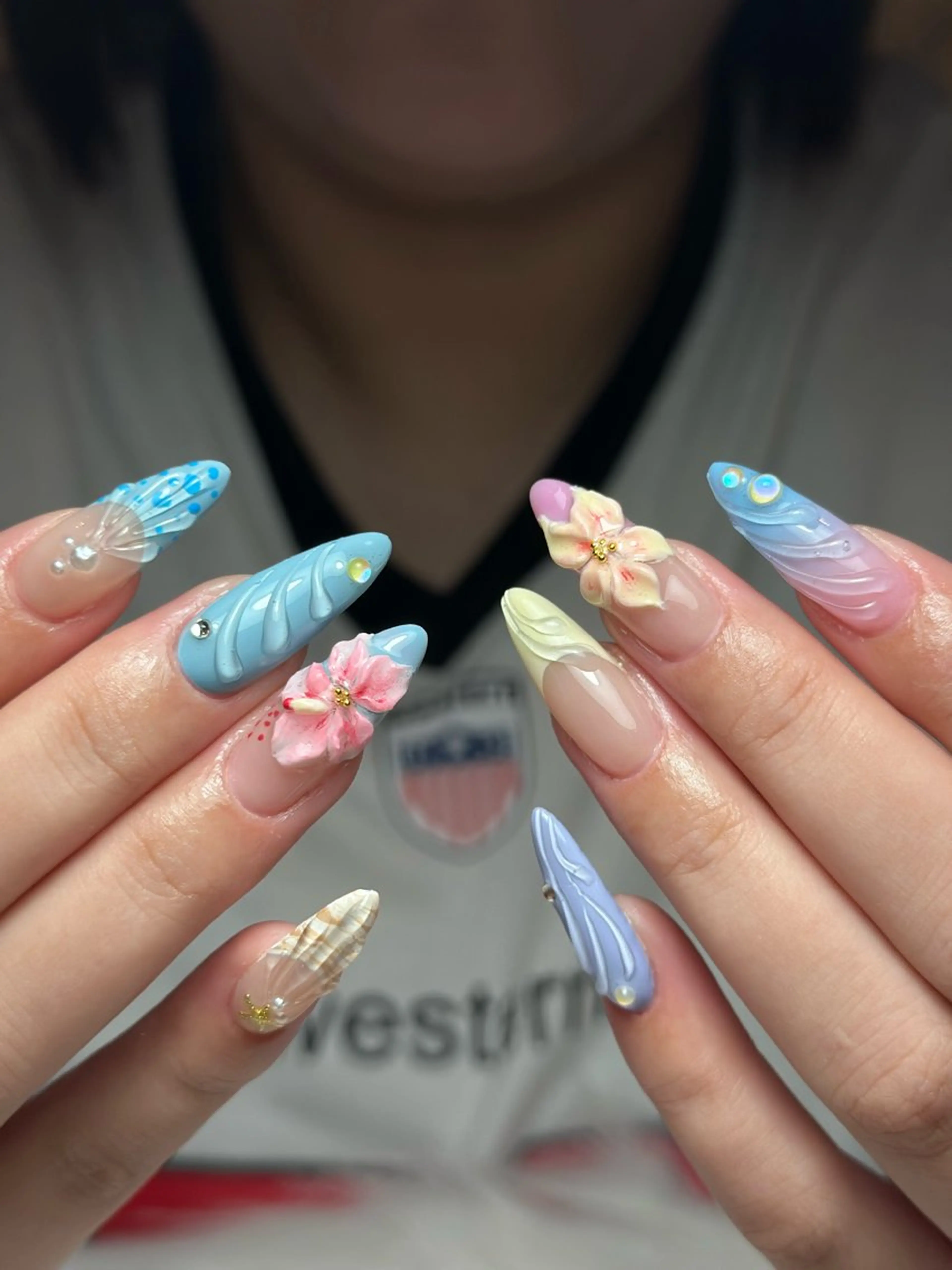 ネイル フレンチネイル グラデーション 韓国ネイル マグネットネイル シンプルネイル ハンドネイル CoMo Nail Studio所属・CoMo Nailのネイルデザイン